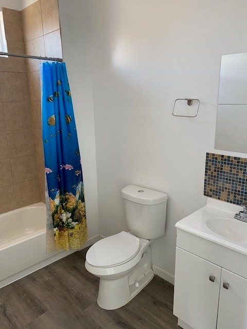 2nd full bathroom in duplex unit 2.