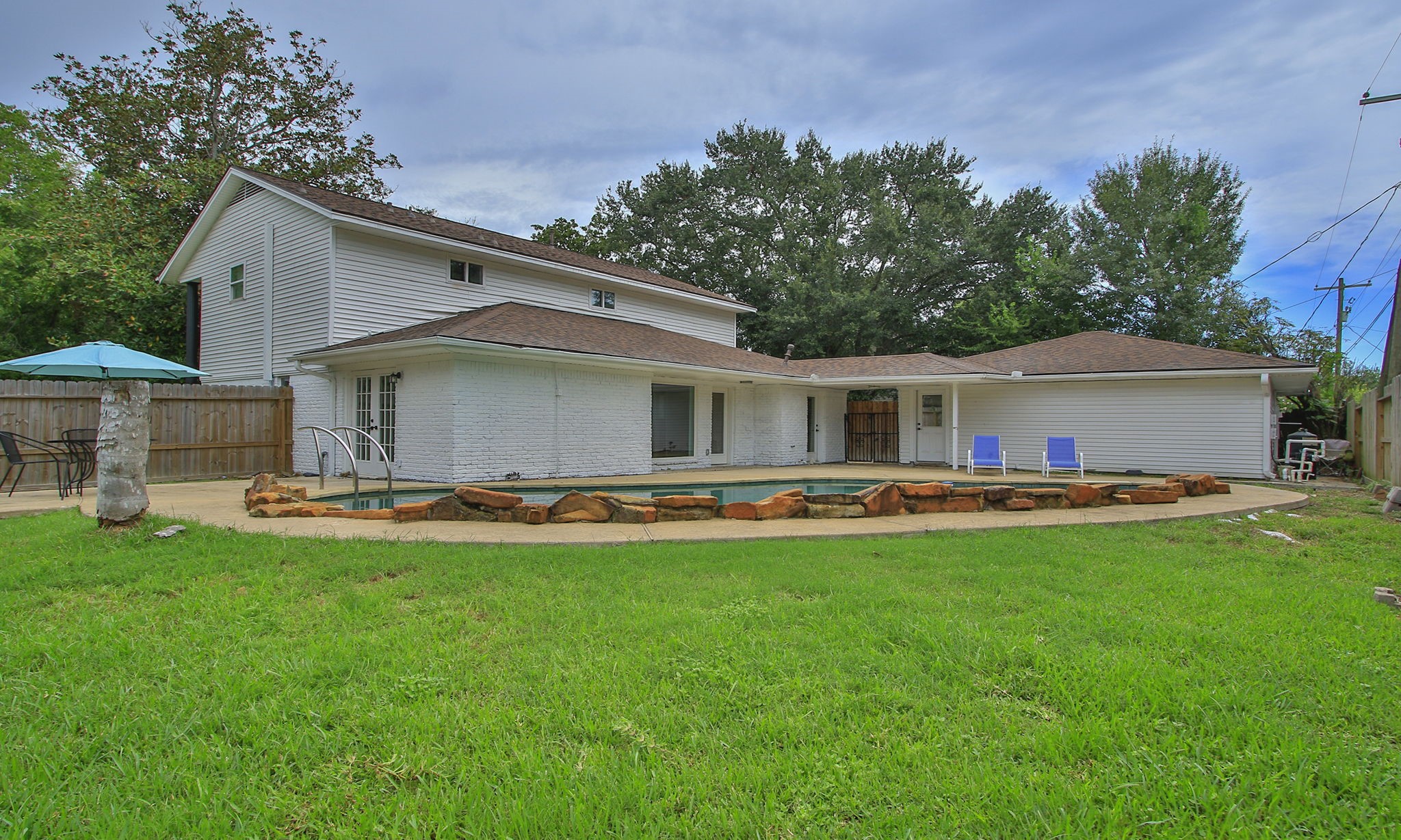 207 Burgundy Lane, League City, TX 77573