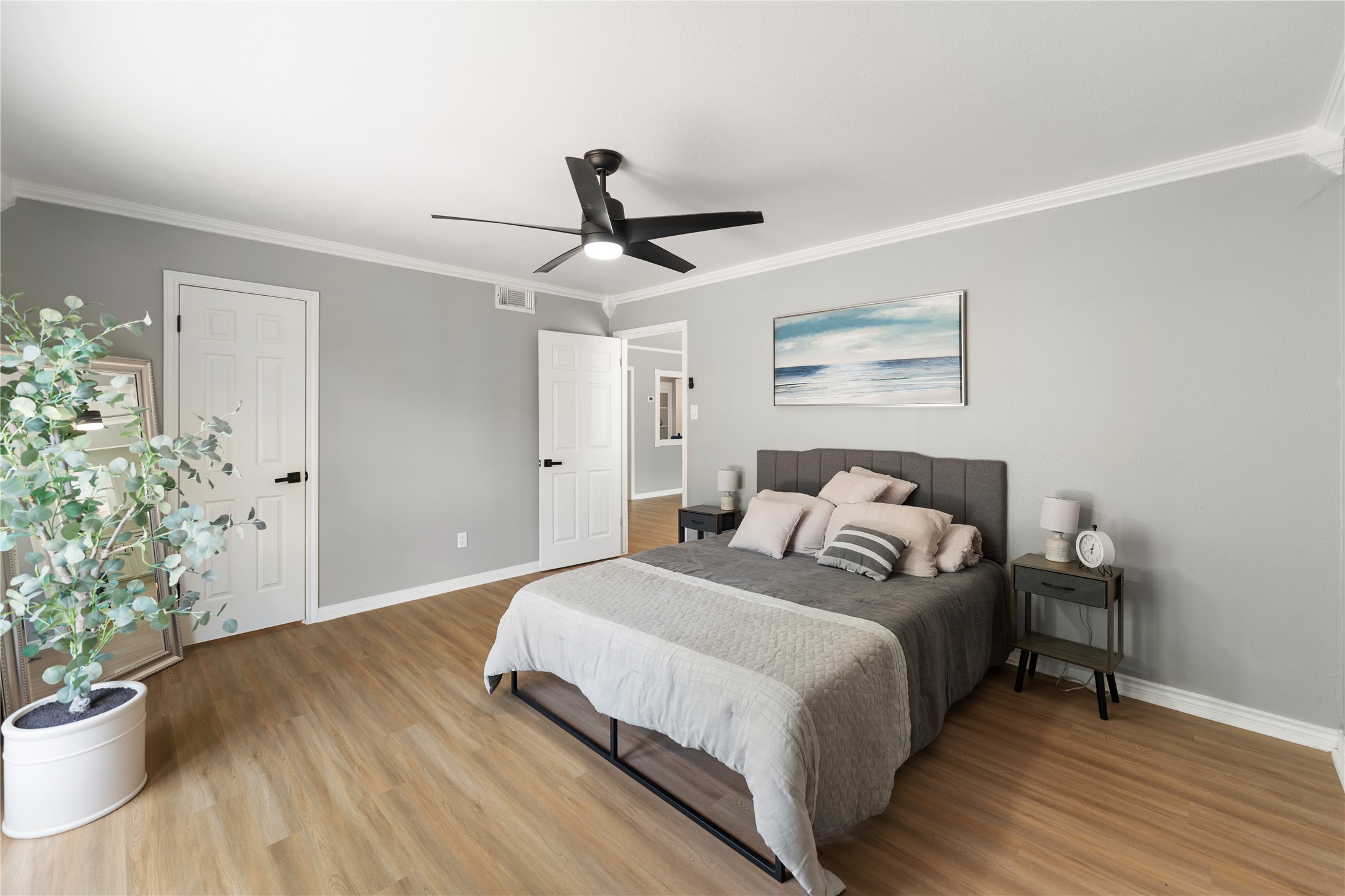 Another view of the main bedroom.
