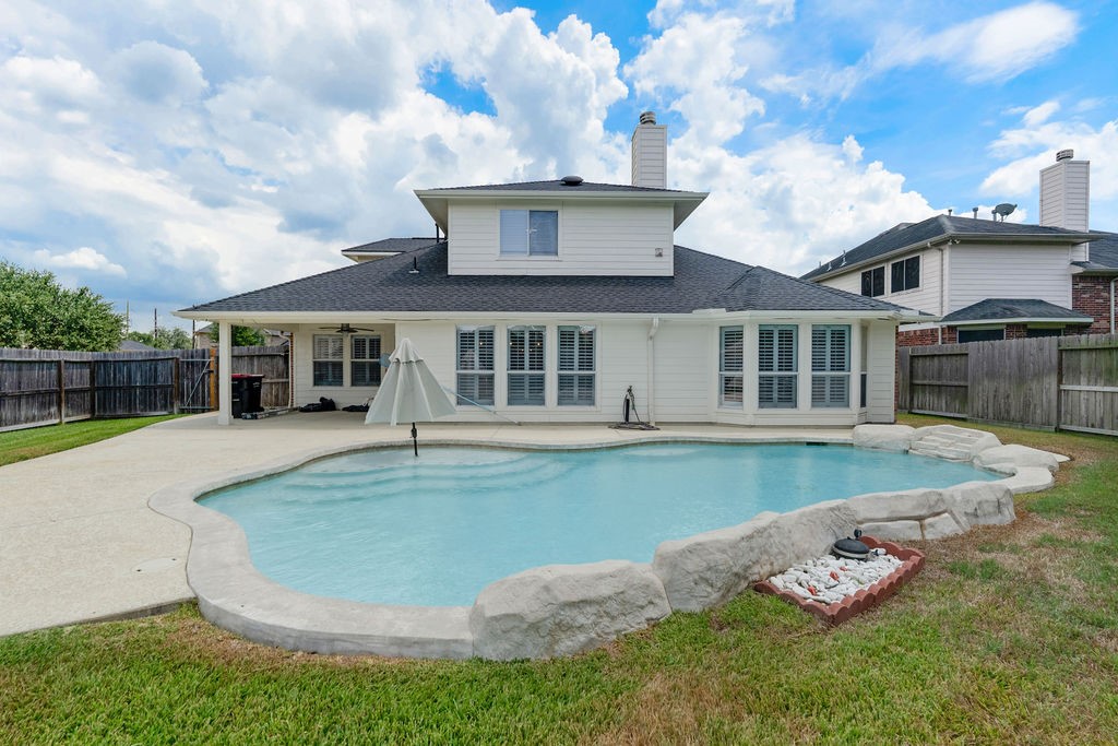 Saltwater pool with low maintance.Relaxing pool.