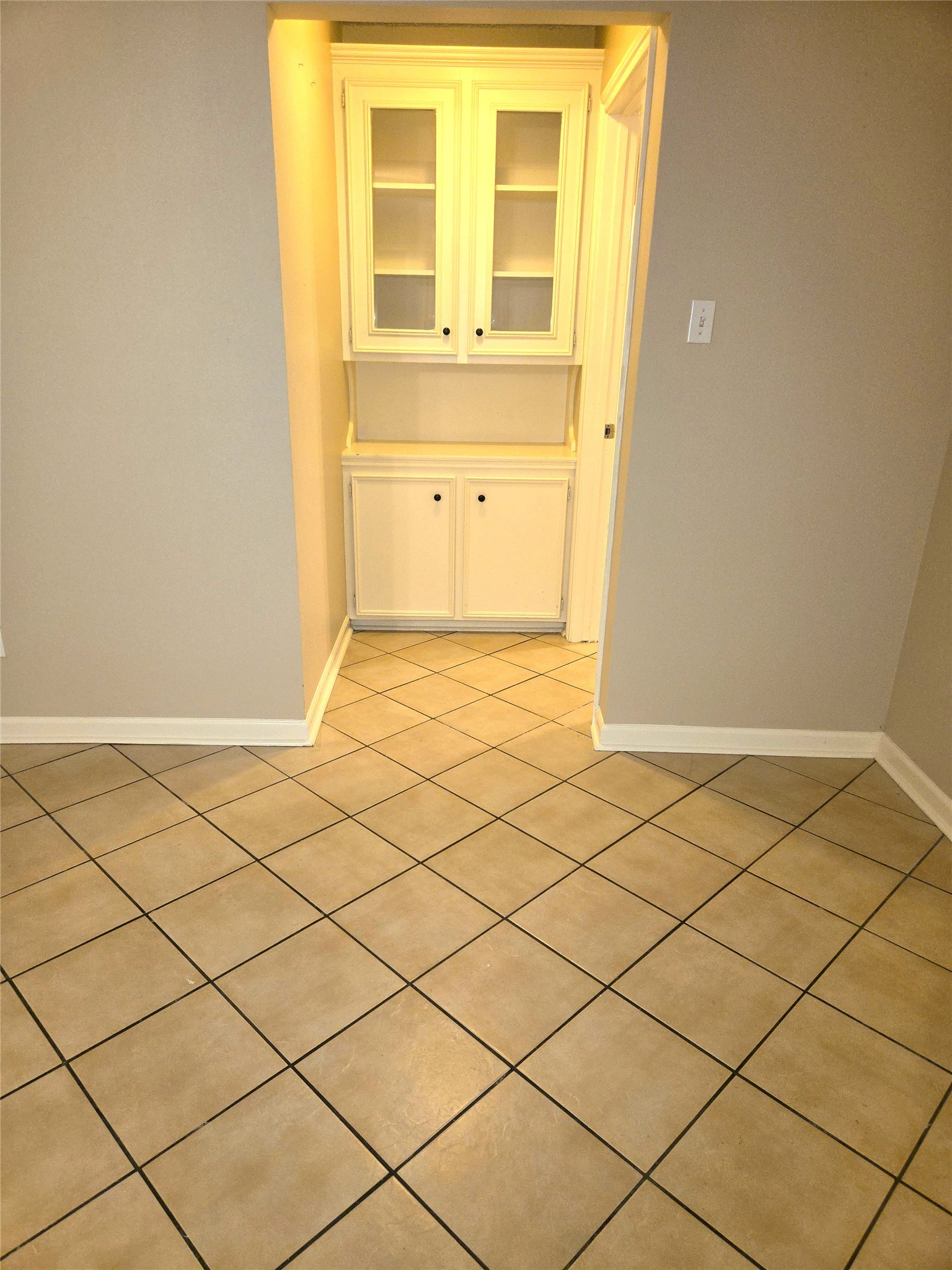 1106 Suwanee Lane, Houston, TX 77090 1106 Suwanee Lane, Houston, TX 77090