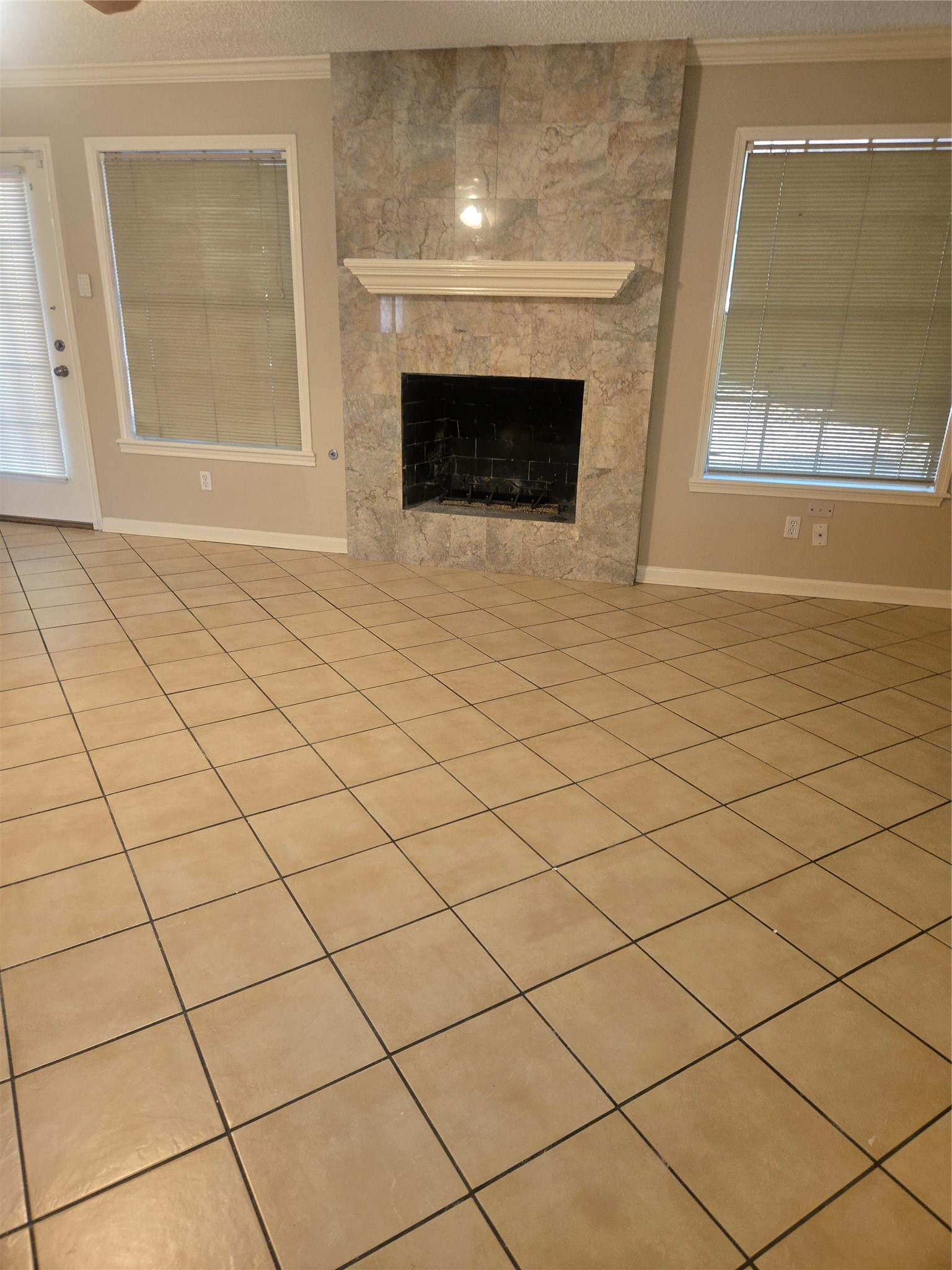 1106 Suwanee Lane, Houston, TX 77090 1106 Suwanee Lane, Houston, TX 77090