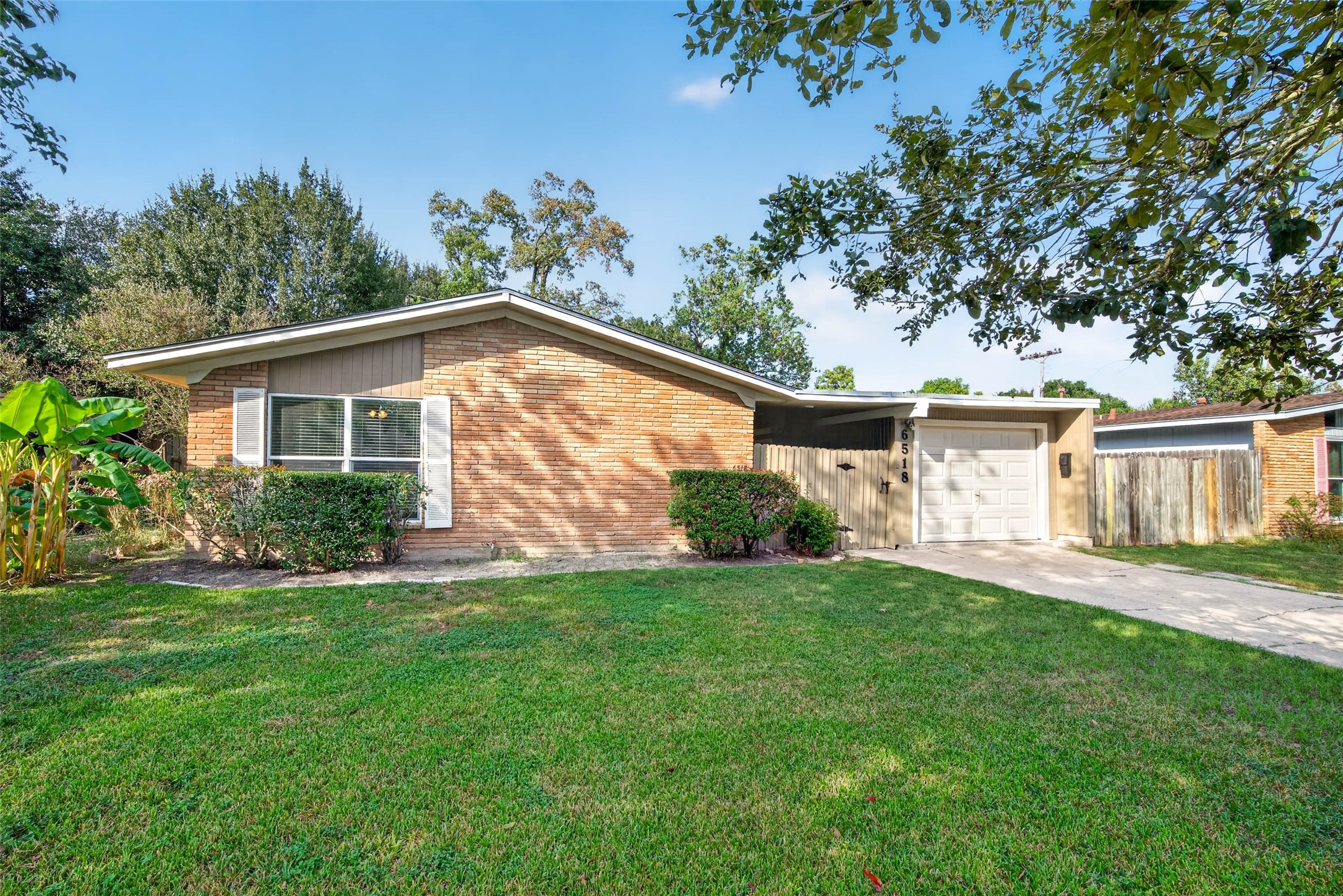 6518 Birdwood Road, Houston, TX 77074 6518 Birdwood Road, Houston, TX 77074