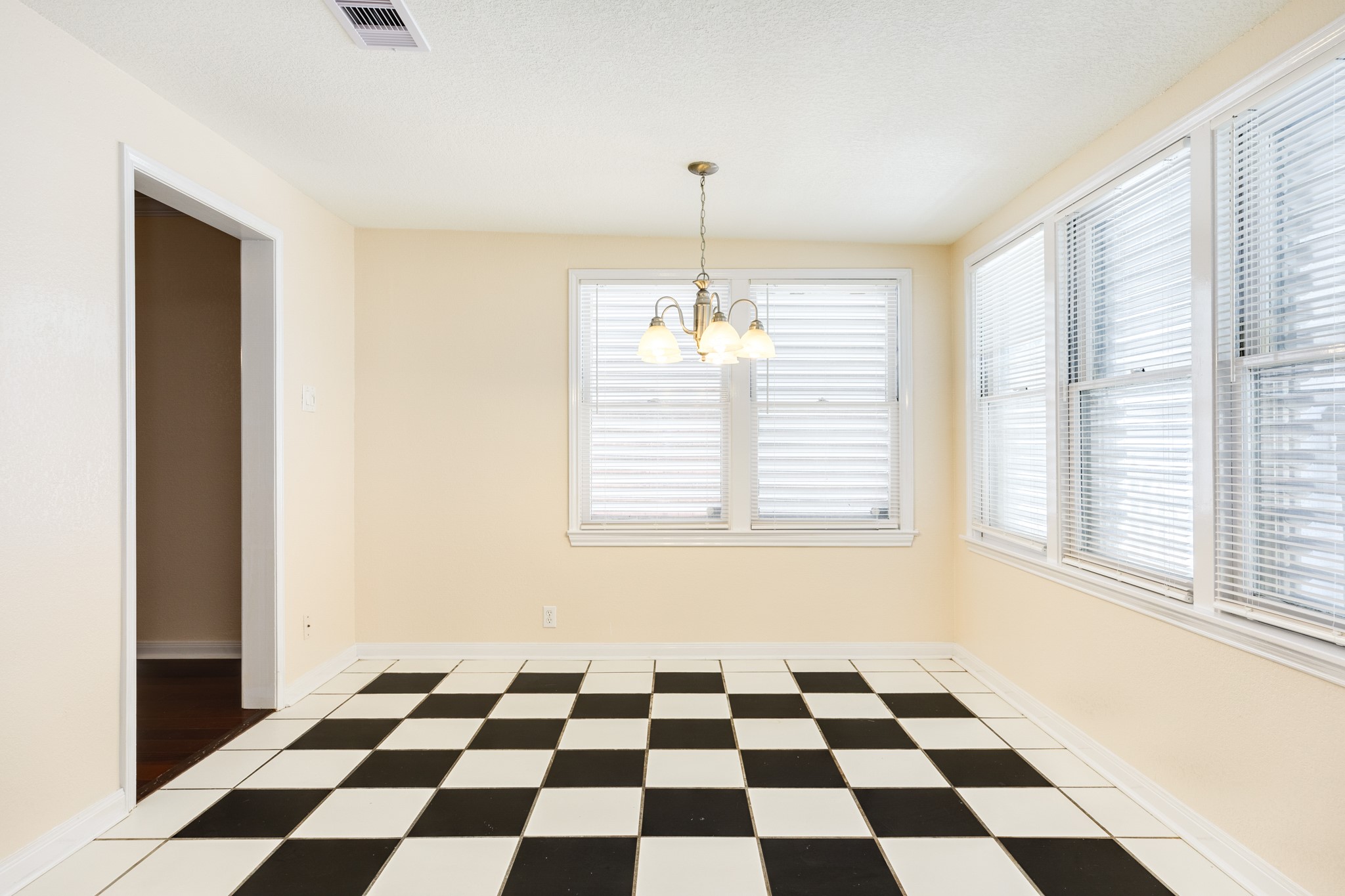 114 Tarpon Avenue, Galveston, TX 77550