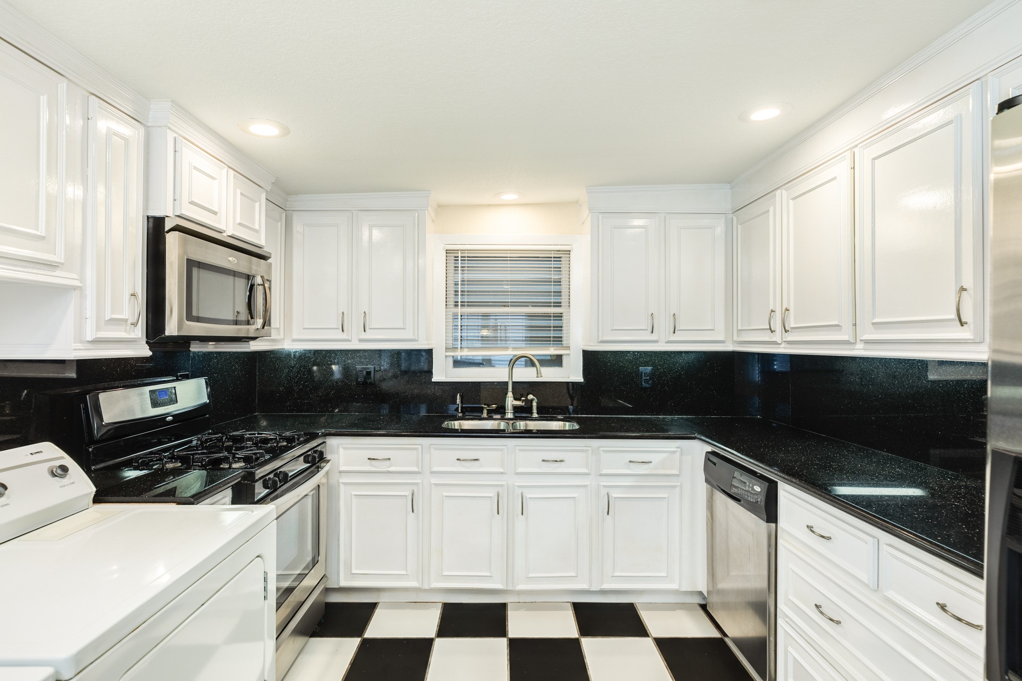 114 Tarpon Avenue, Galveston, TX 77550