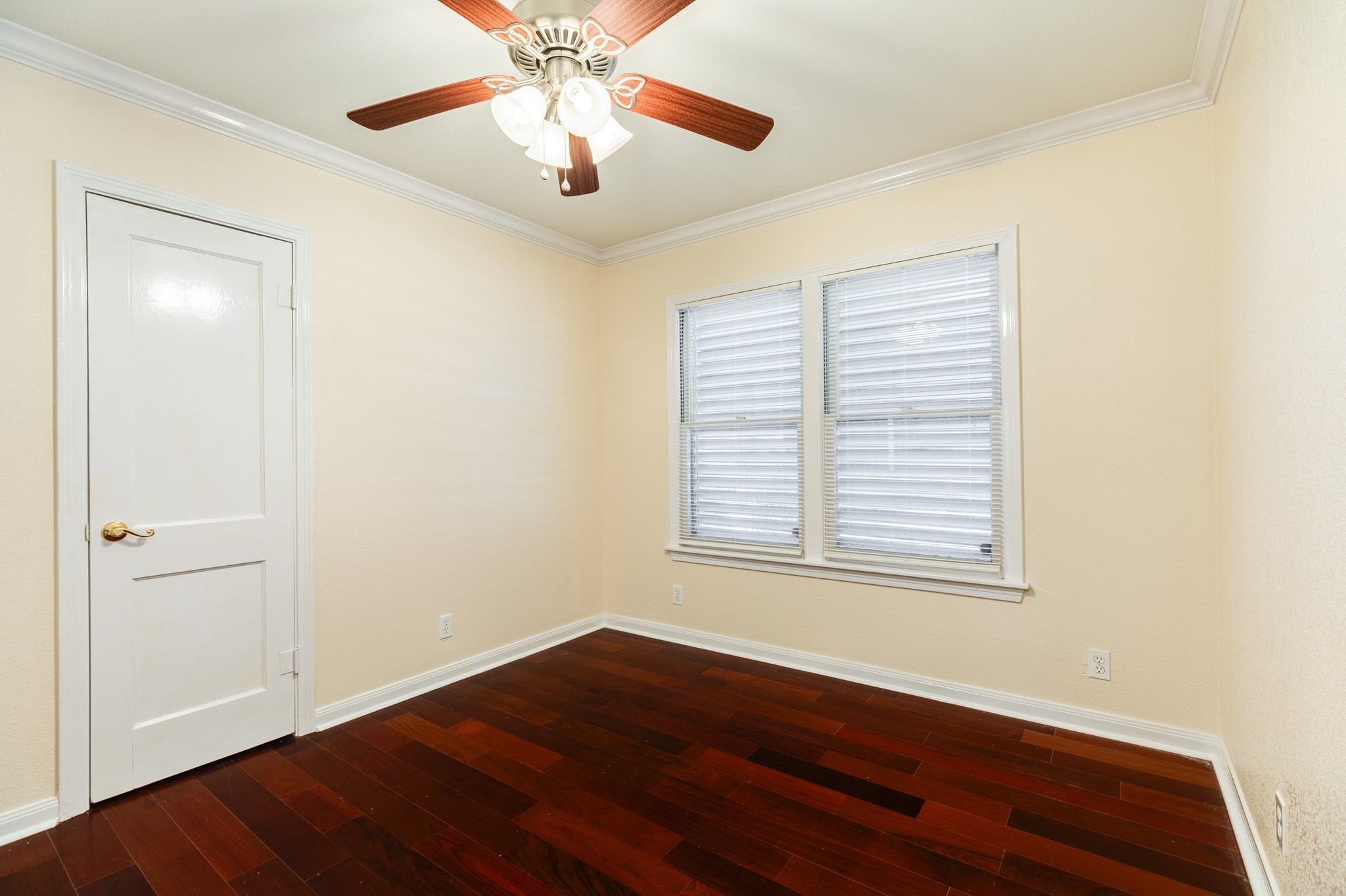 114 Tarpon Avenue, Galveston, TX 77550
