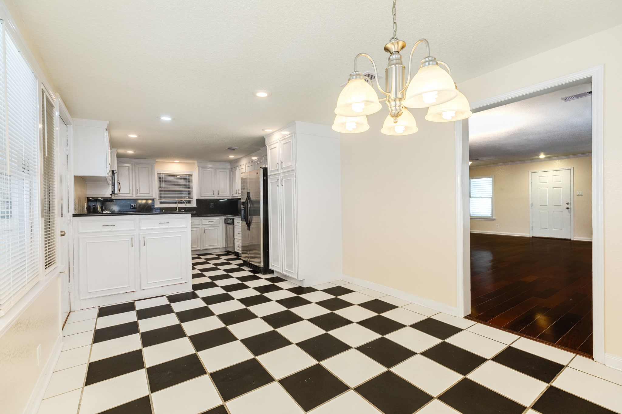 114 Tarpon Avenue, Galveston, TX 77550