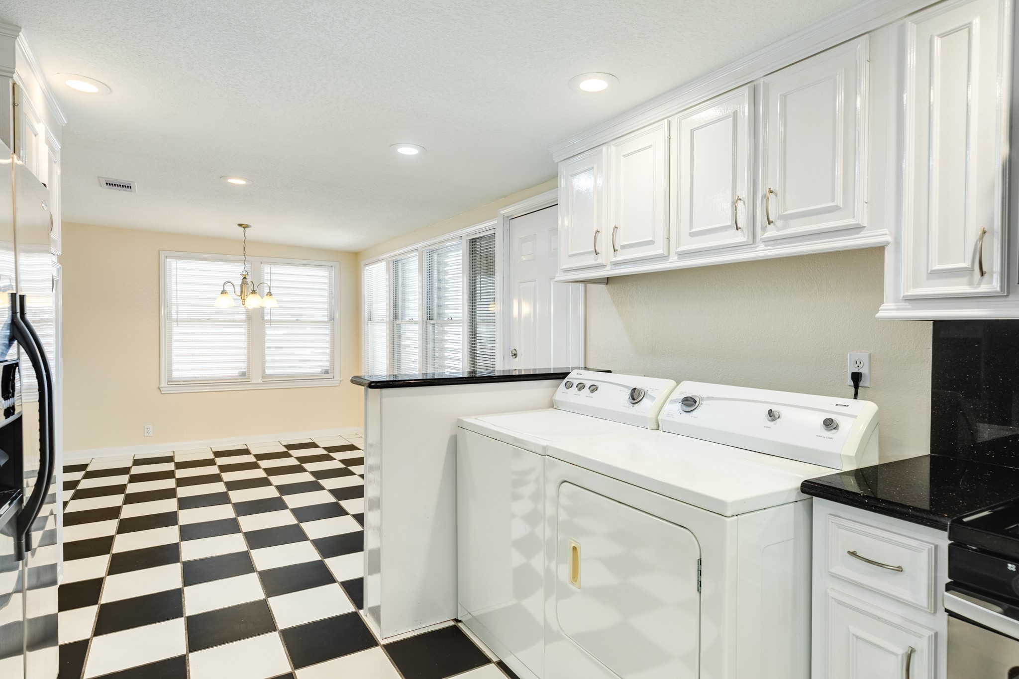 114 Tarpon Avenue, Galveston, TX 77550
