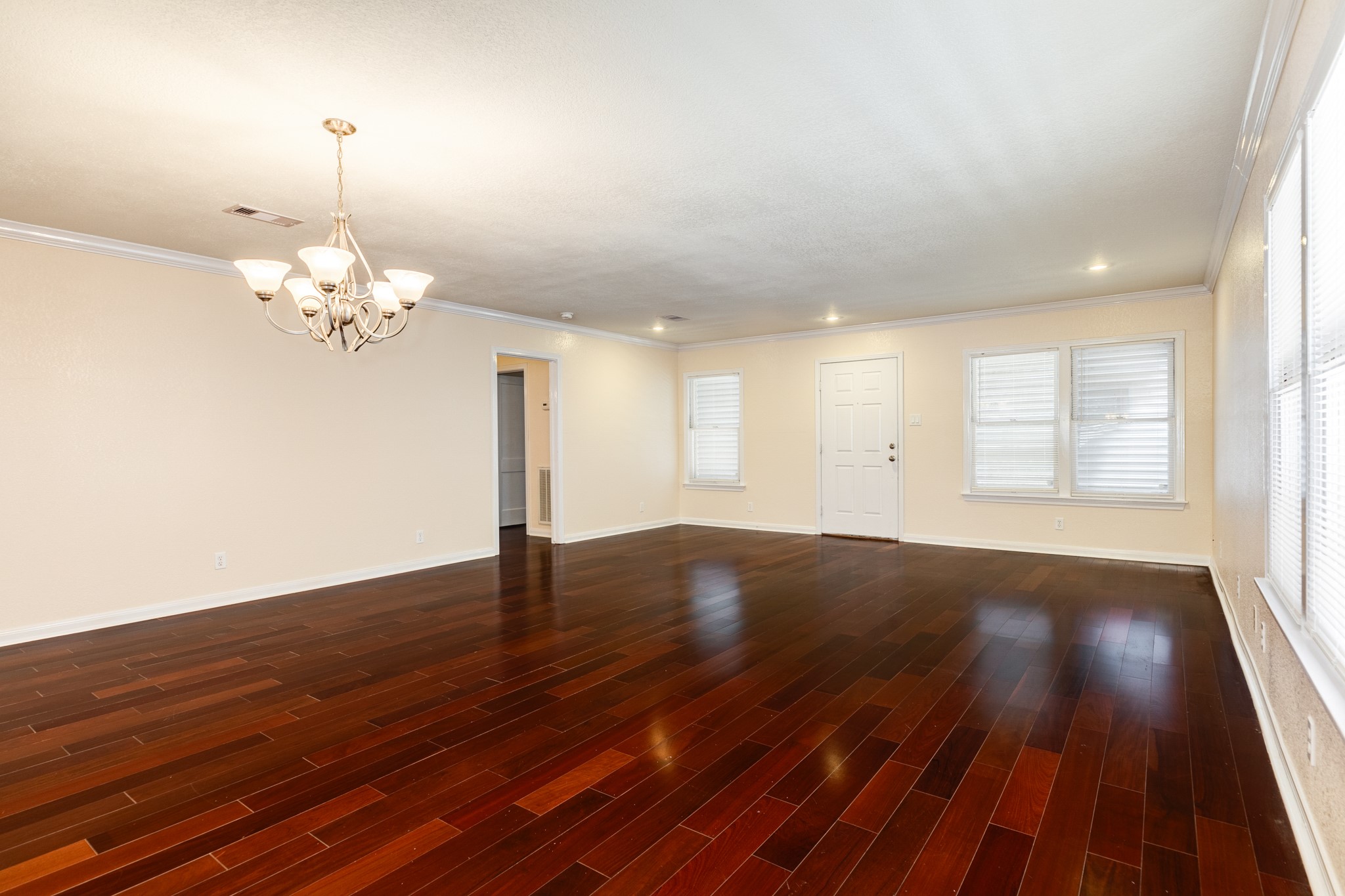 114 Tarpon Avenue, Galveston, TX 77550