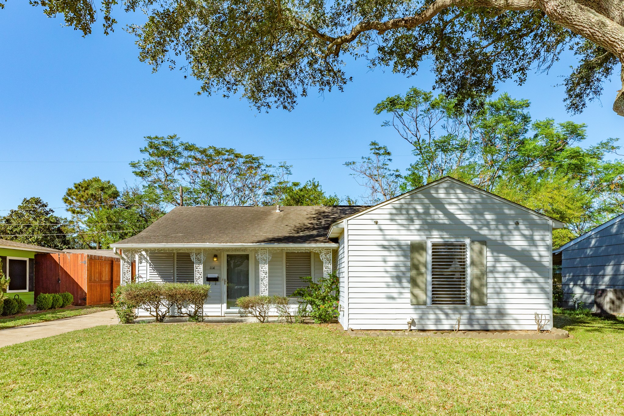 114 Tarpon Avenue, Galveston, TX 77550