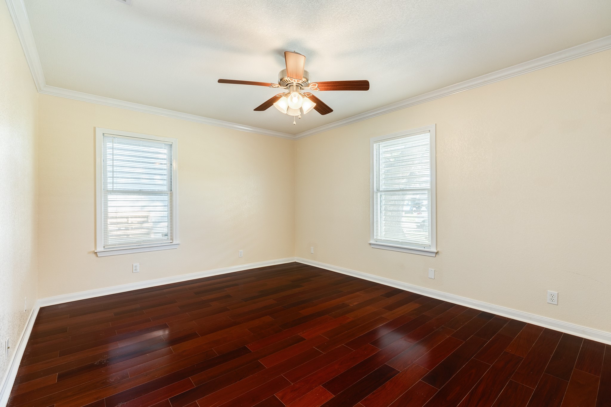 114 Tarpon Avenue, Galveston, TX 77550