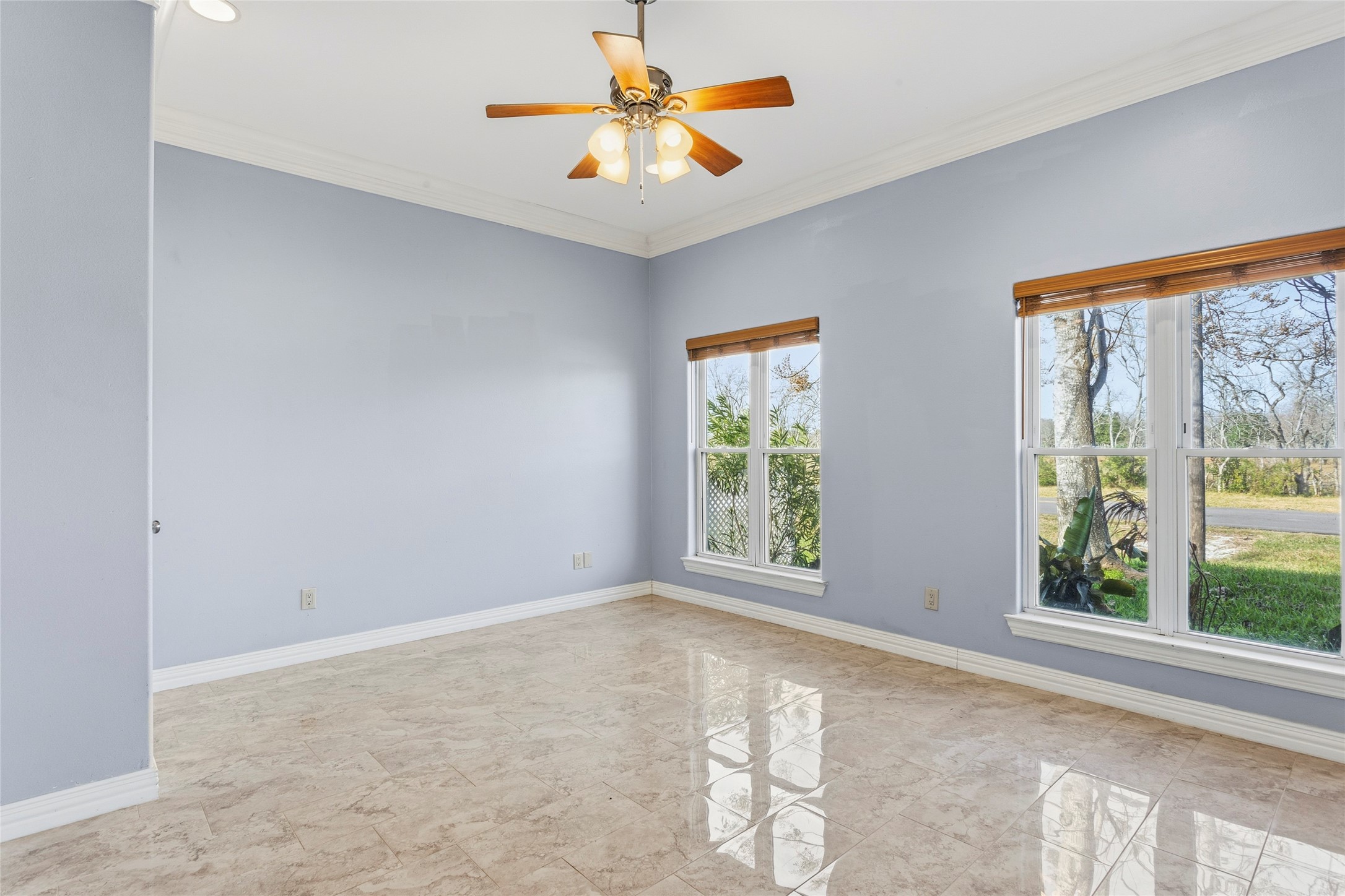 2535 Broadway Street, San Leon, TX 77539