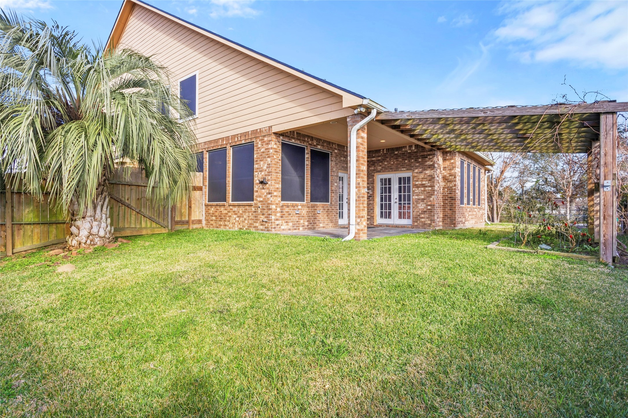 2535 Broadway Street, San Leon, TX 77539