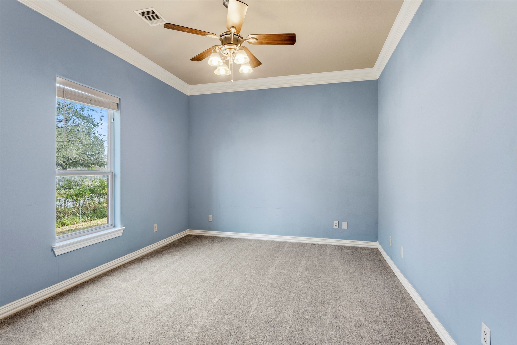 2535 Broadway Street, San Leon, TX 77539