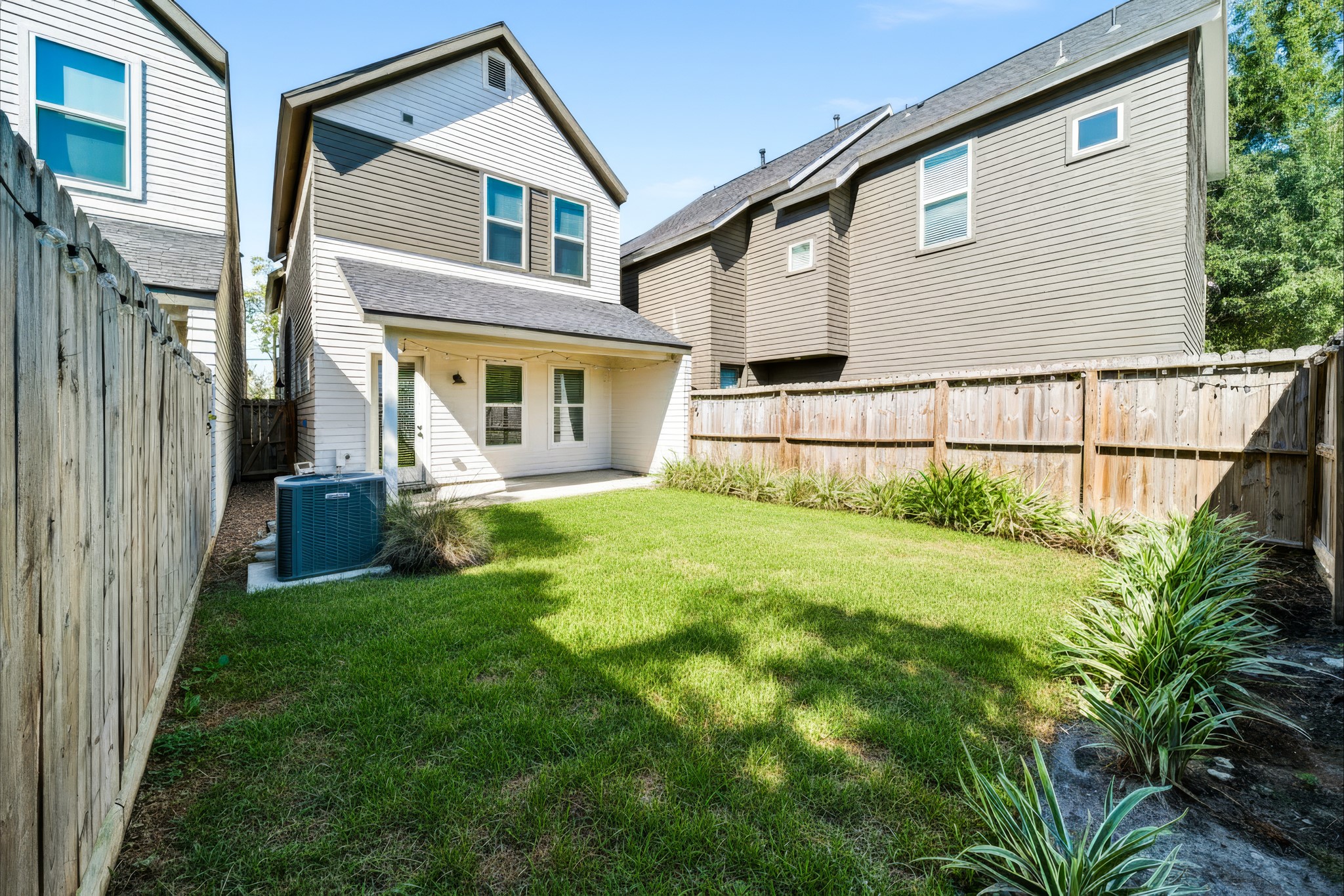 5632 Bertellis Lane, Houston, TX 77091