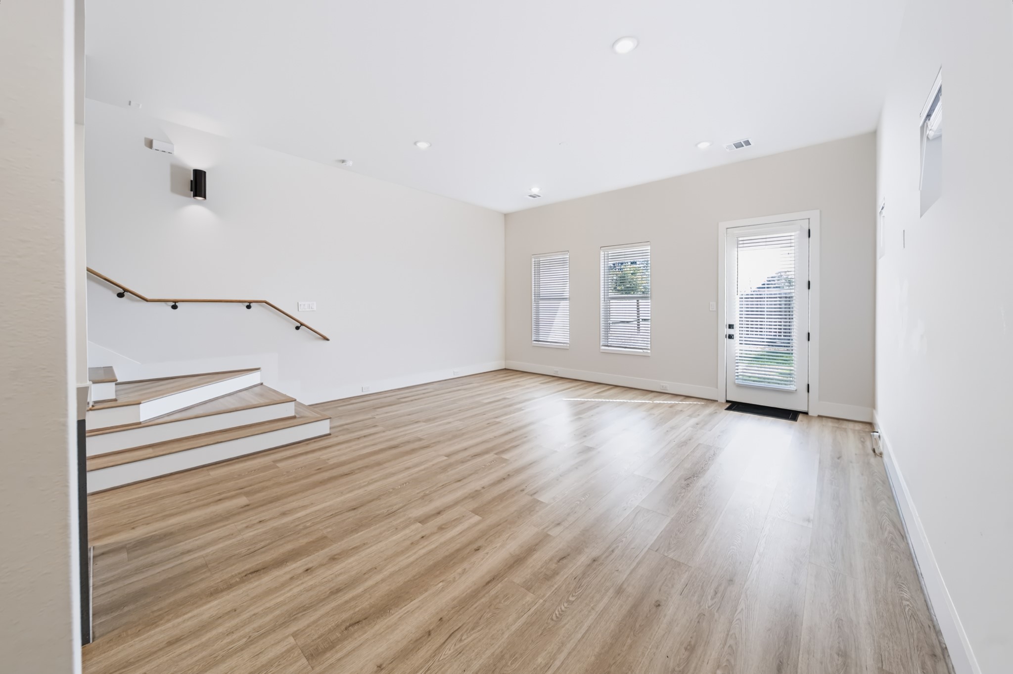 5632 Bertellis Lane, Houston, TX 77091