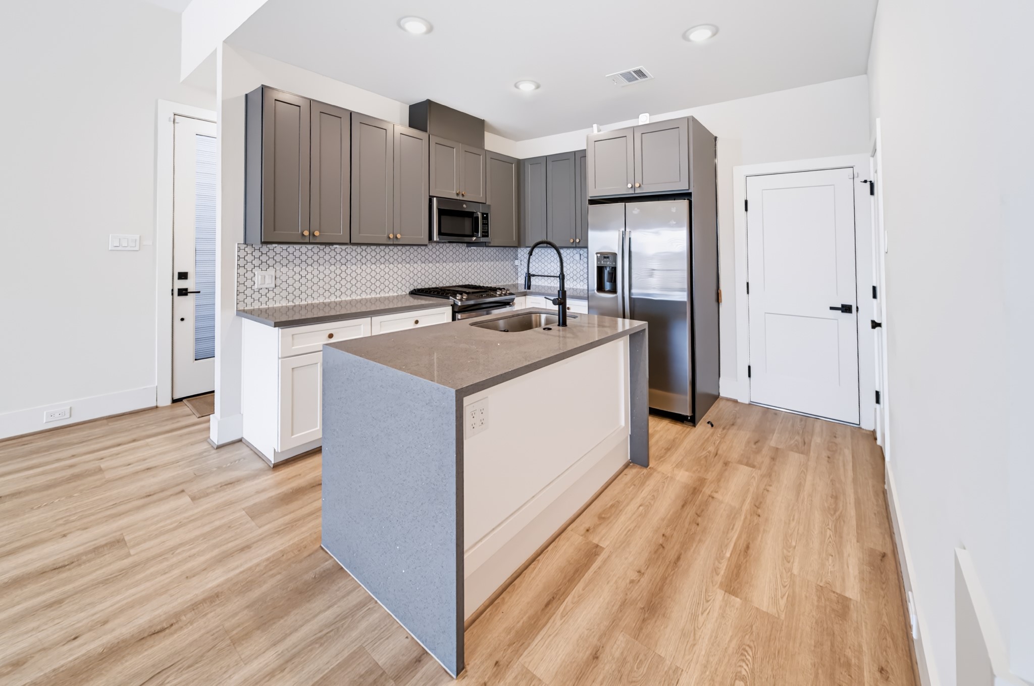 5632 Bertellis Lane, Houston, TX 77091