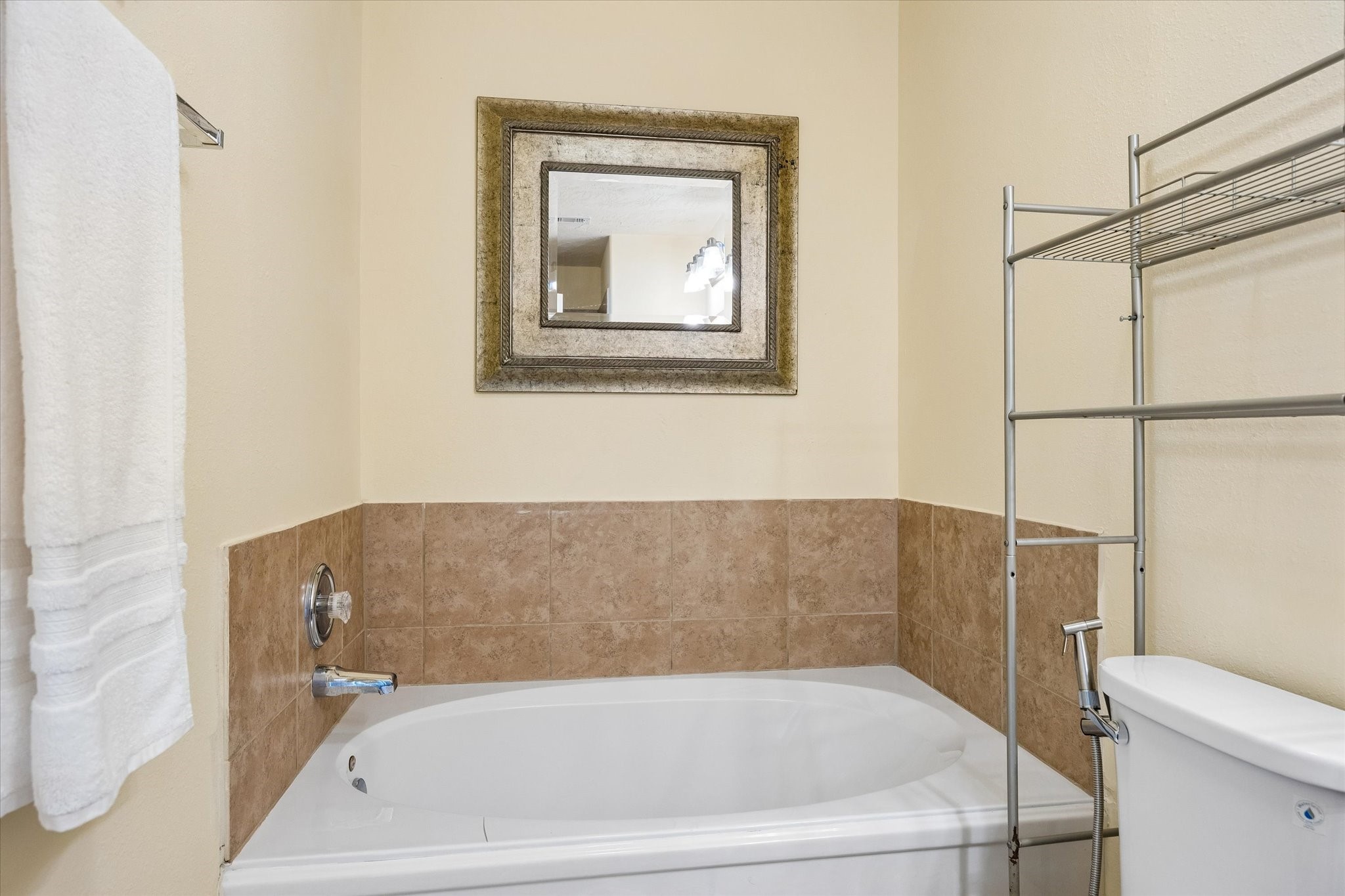 Enjoy the Jacuzzi tub!