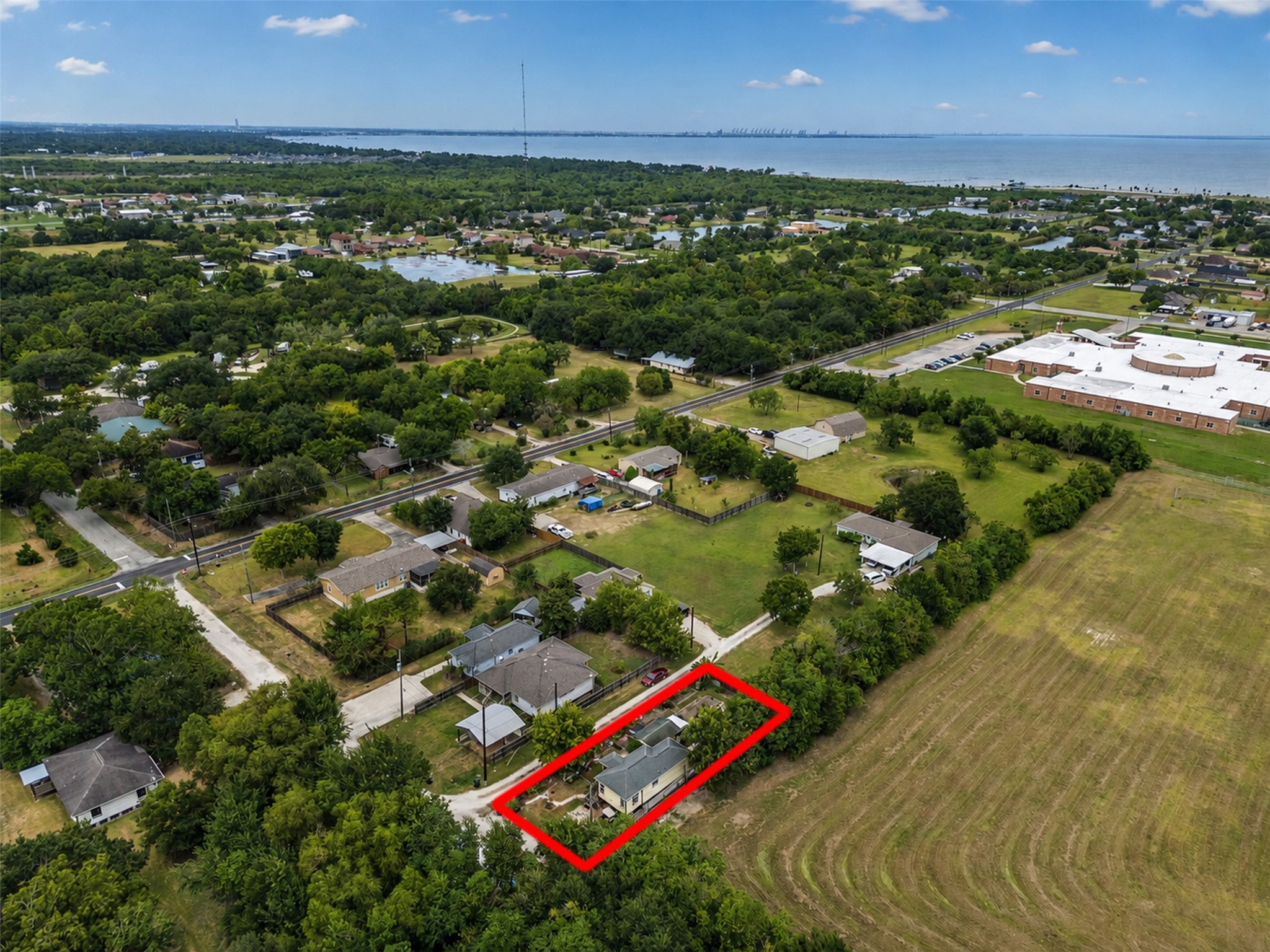 2616 Avenue H, Dickinson, TX 77539