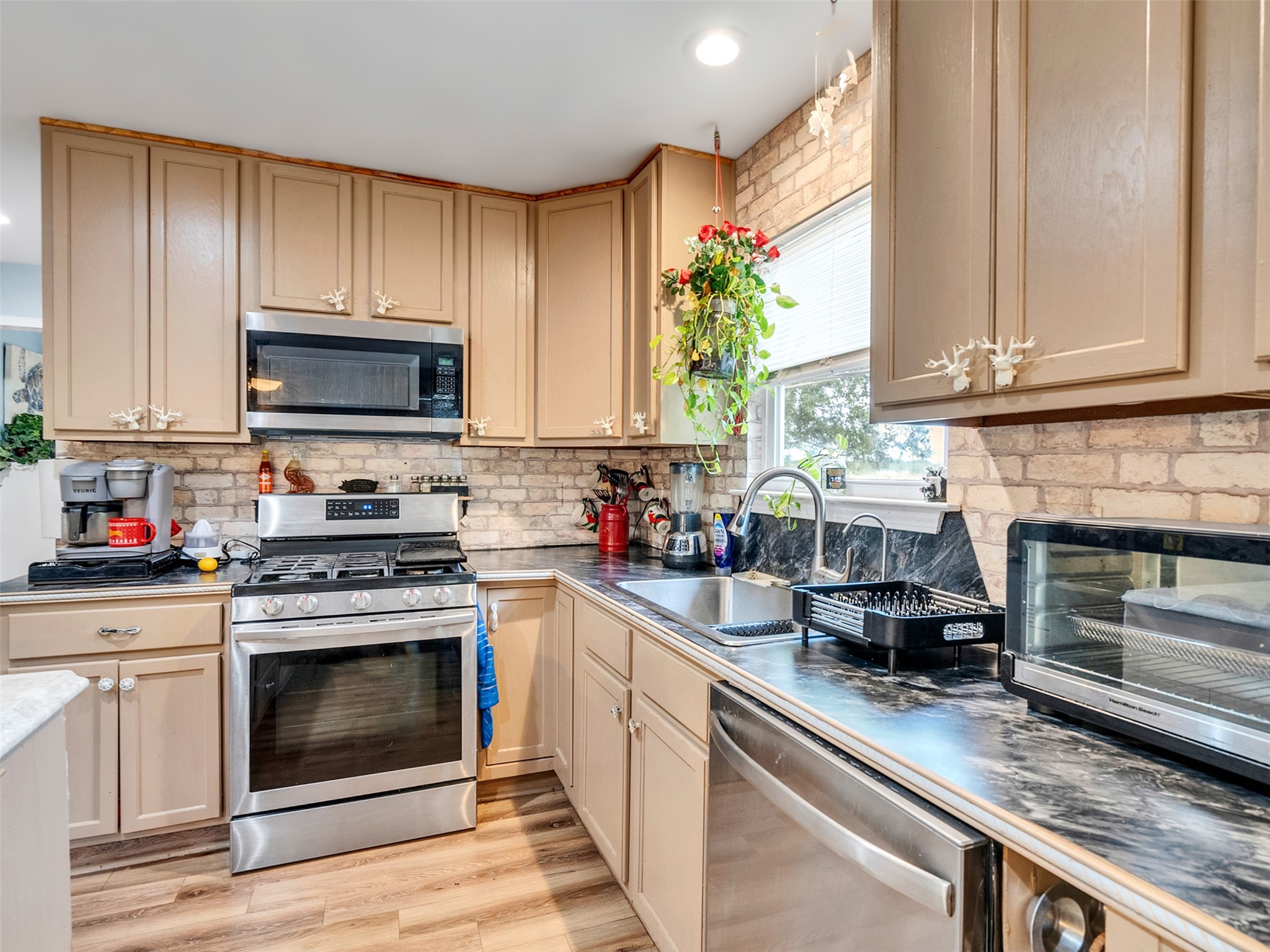 Cleaning is a breeze with a cenrtal vacumn system.