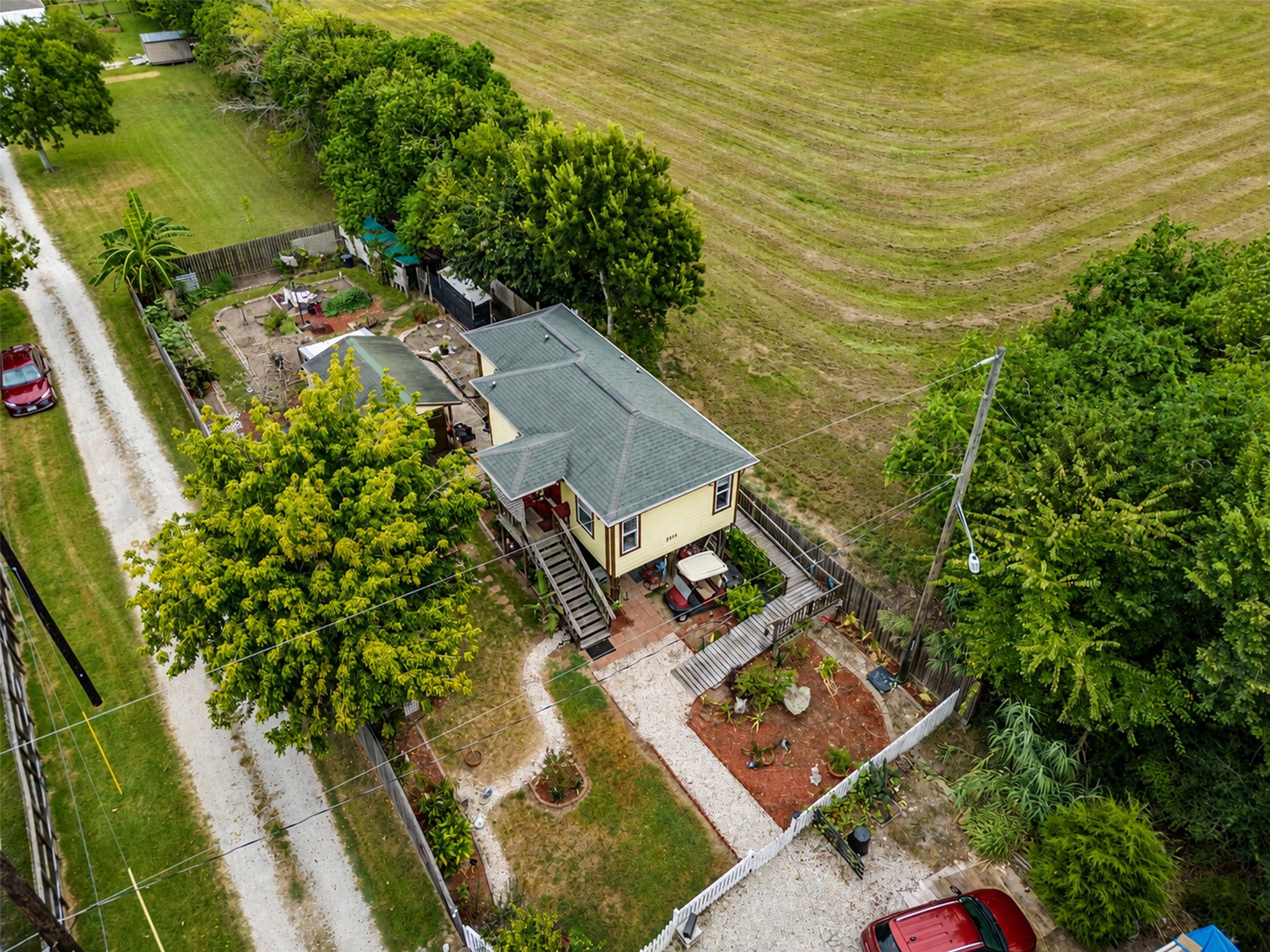 2616 Avenue H, Dickinson, TX 77539