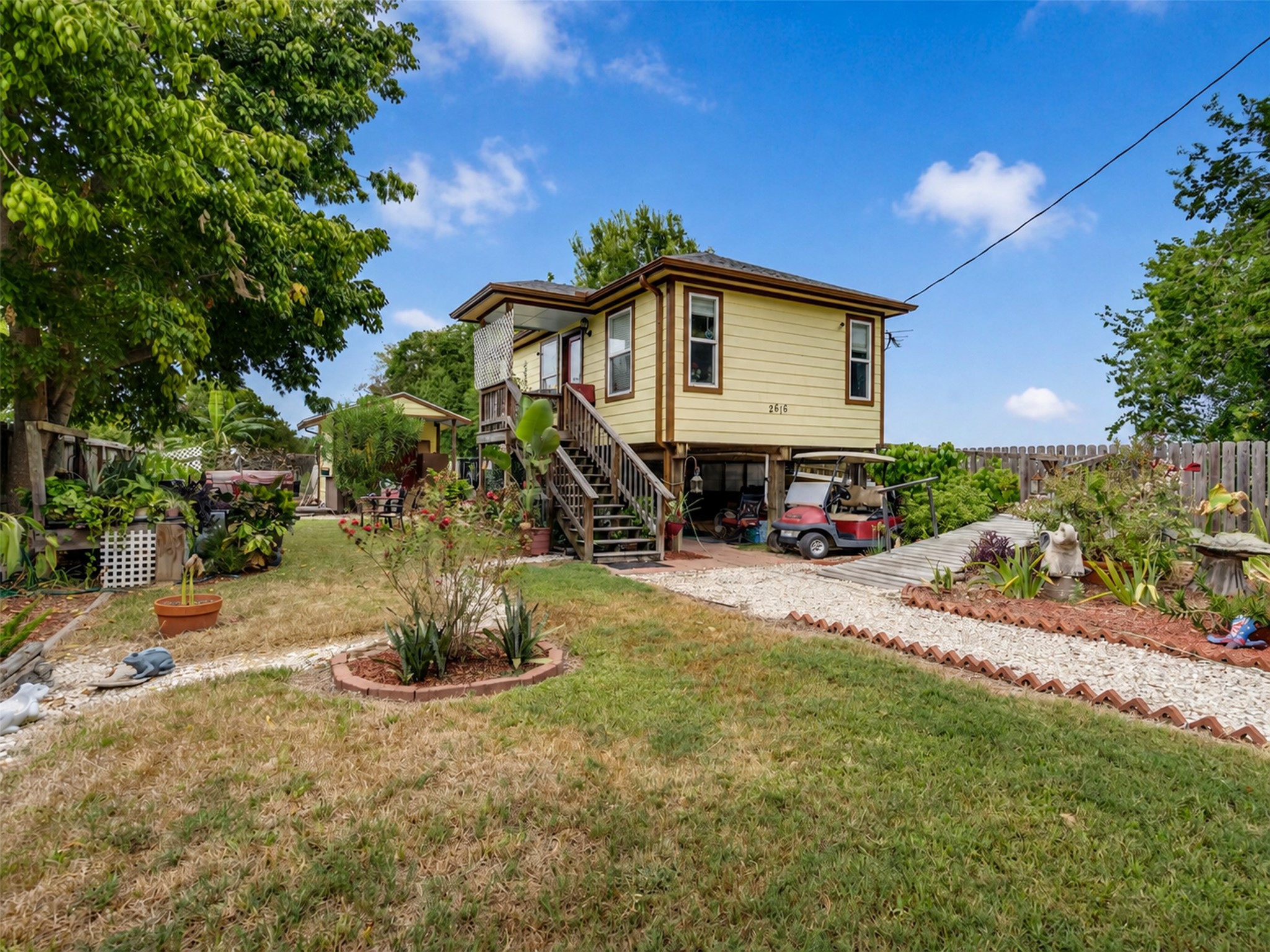 2616 Avenue H, Dickinson, TX 77539