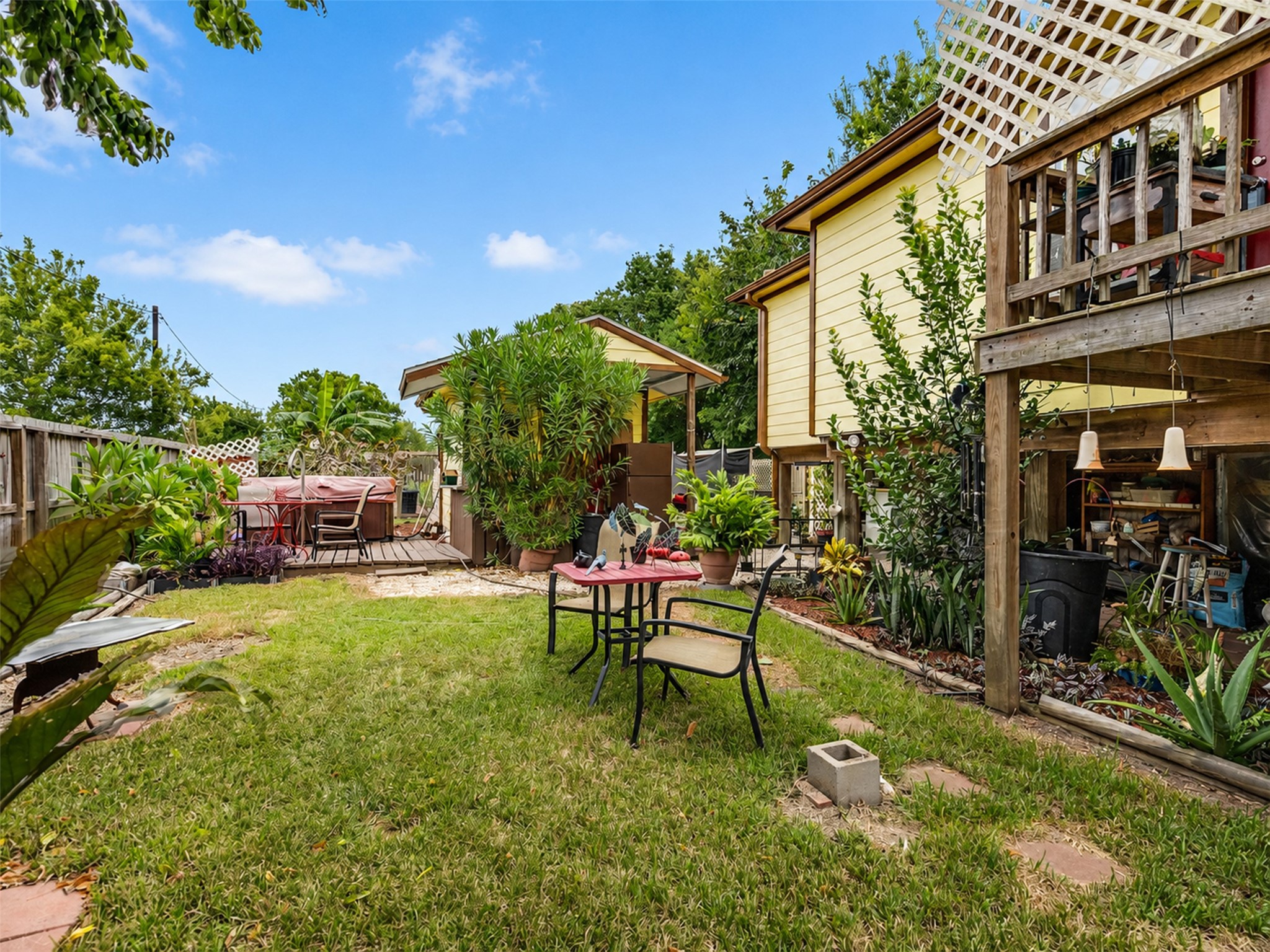 2616 Avenue H, Dickinson, TX 77539