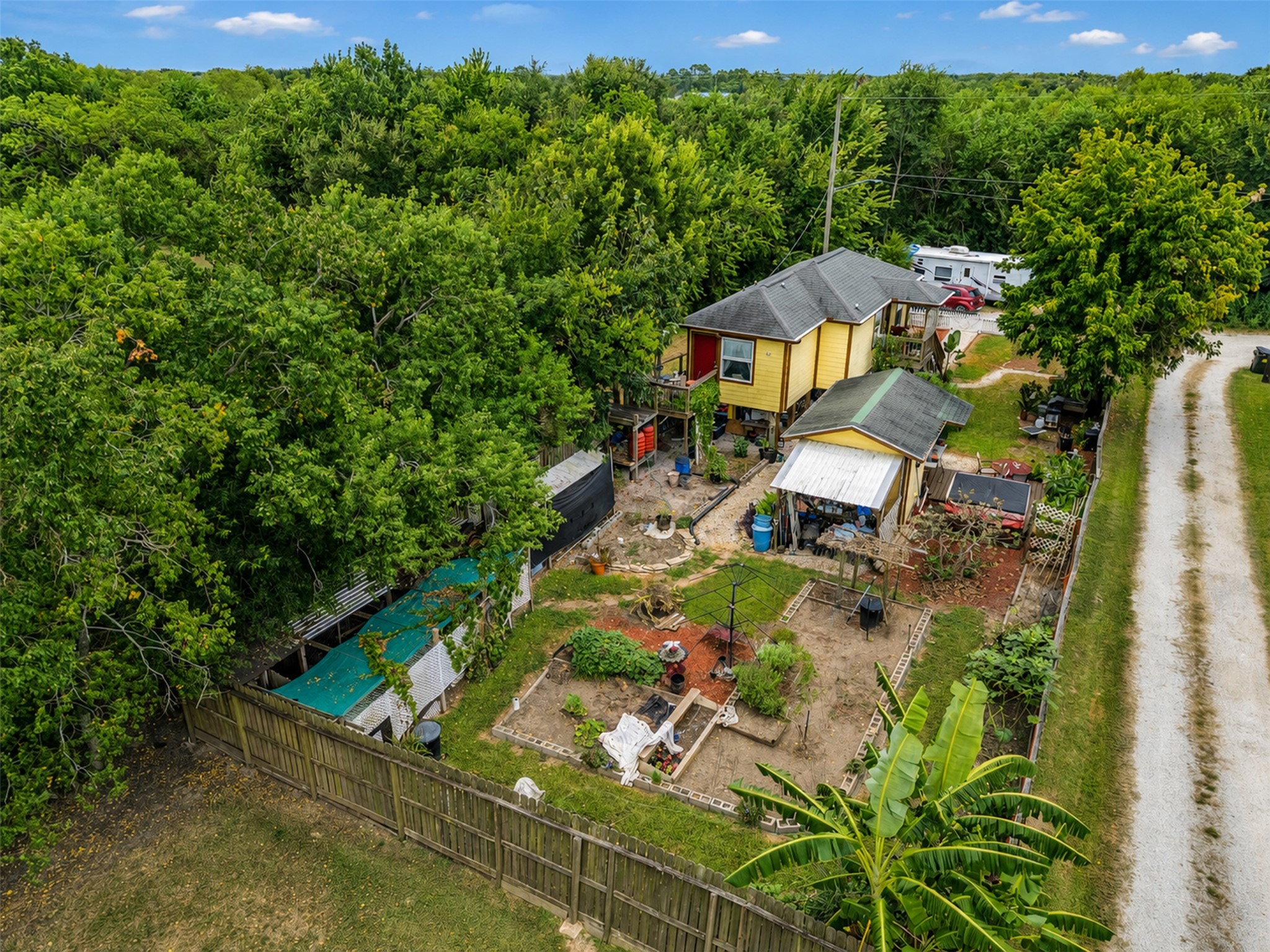 2616 Avenue H, Dickinson, TX 77539