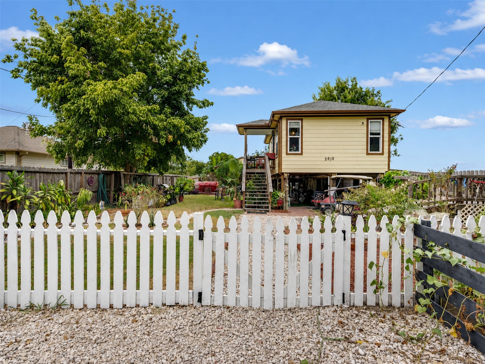 2616 Avenue H, Dickinson, TX 77539