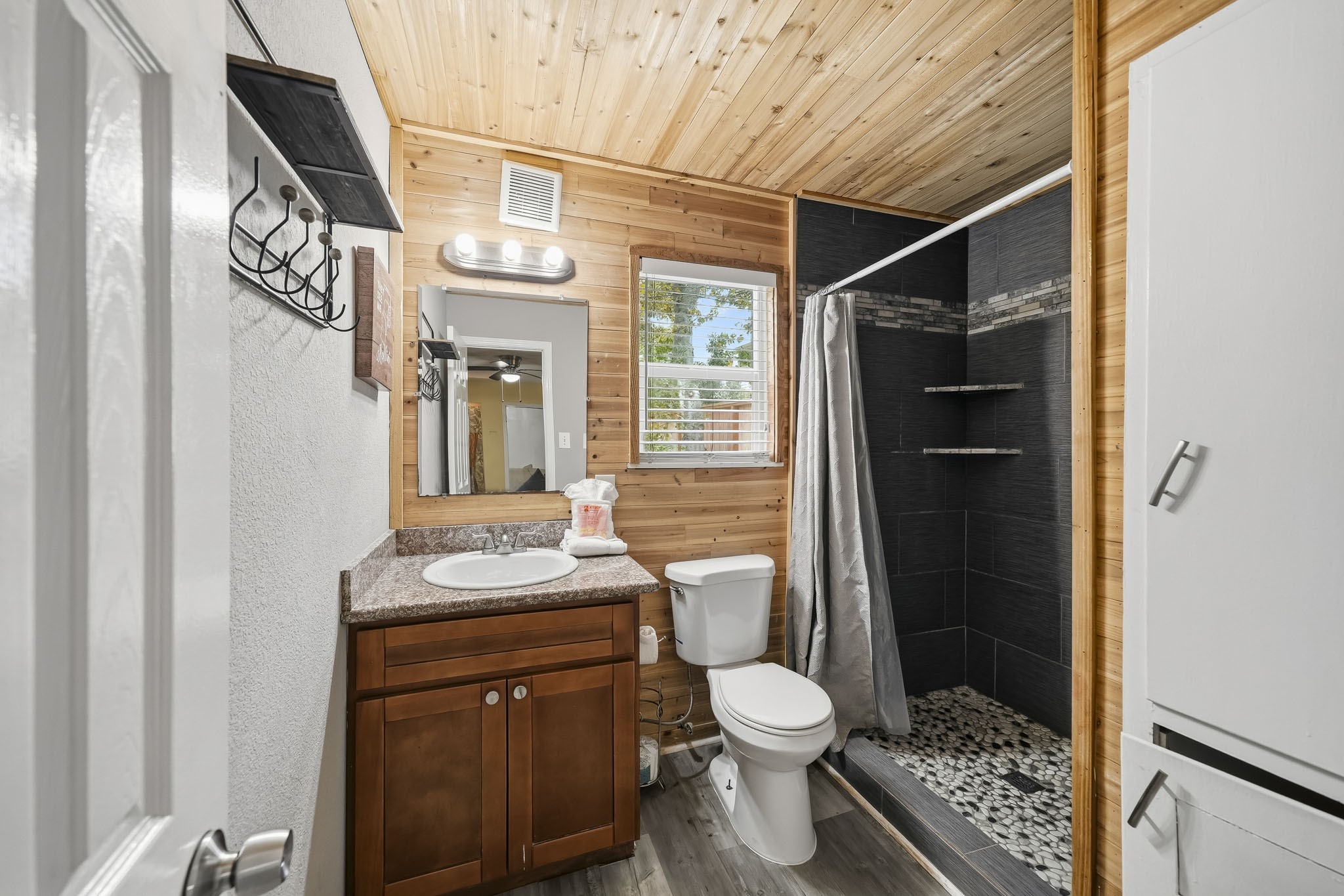 2511 Bernardo De Galvez Avenue, Galveston, TX 77550