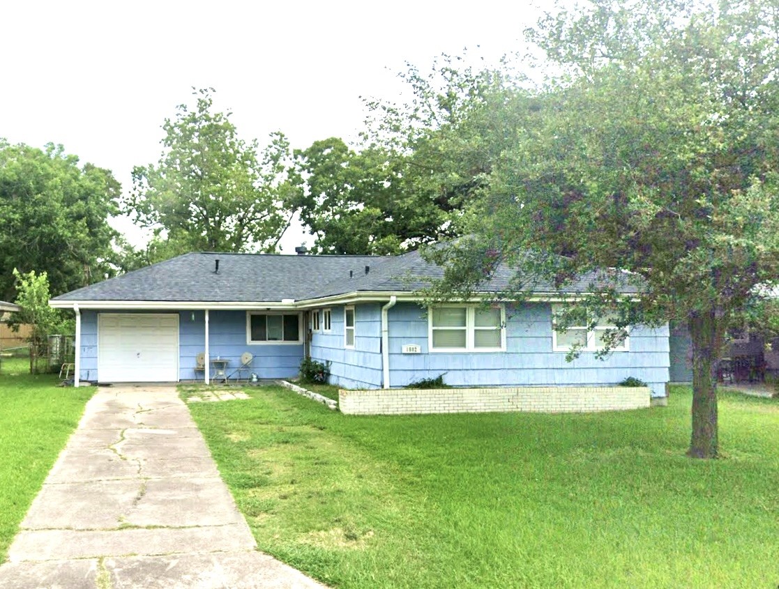 1802 14th Avenue N, Texas City, TX 77590