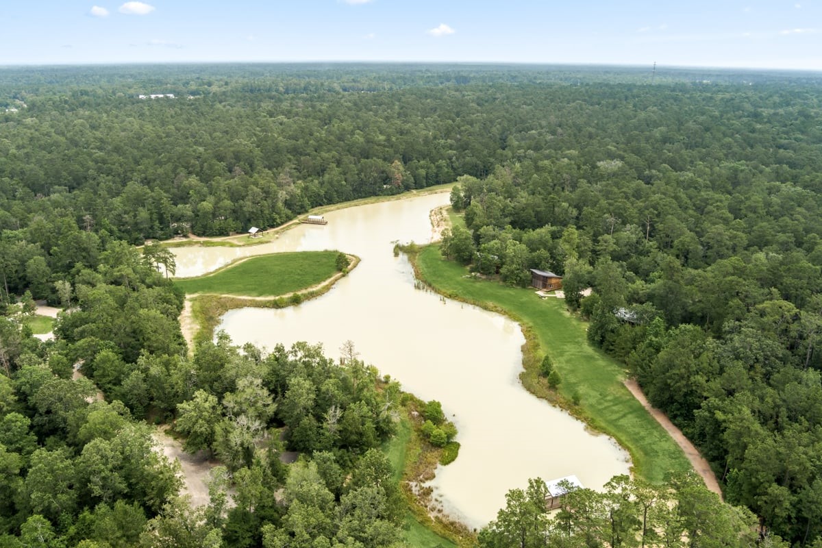 Close to Lake Houston Wilderness Park.
