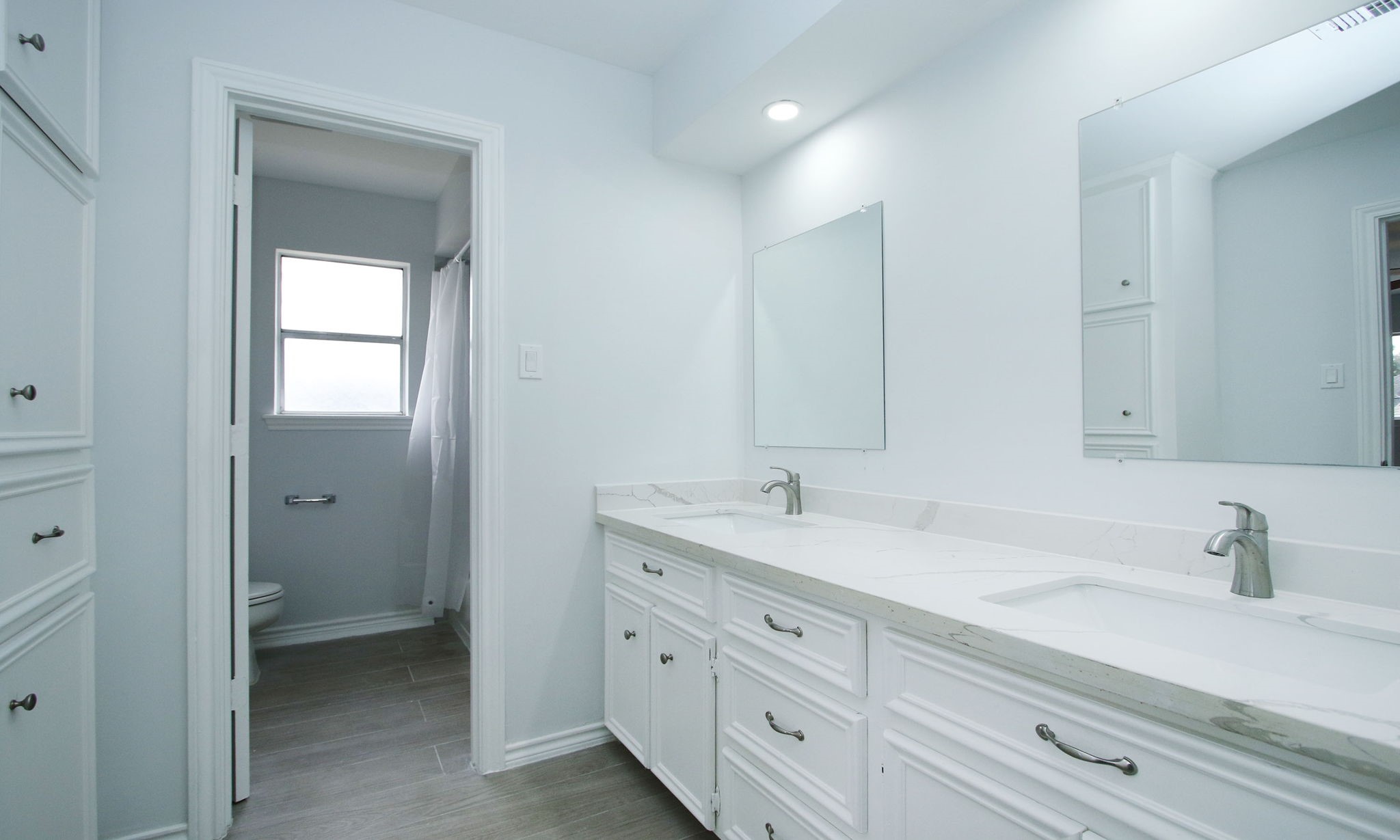 Secondary upstairs bathroom