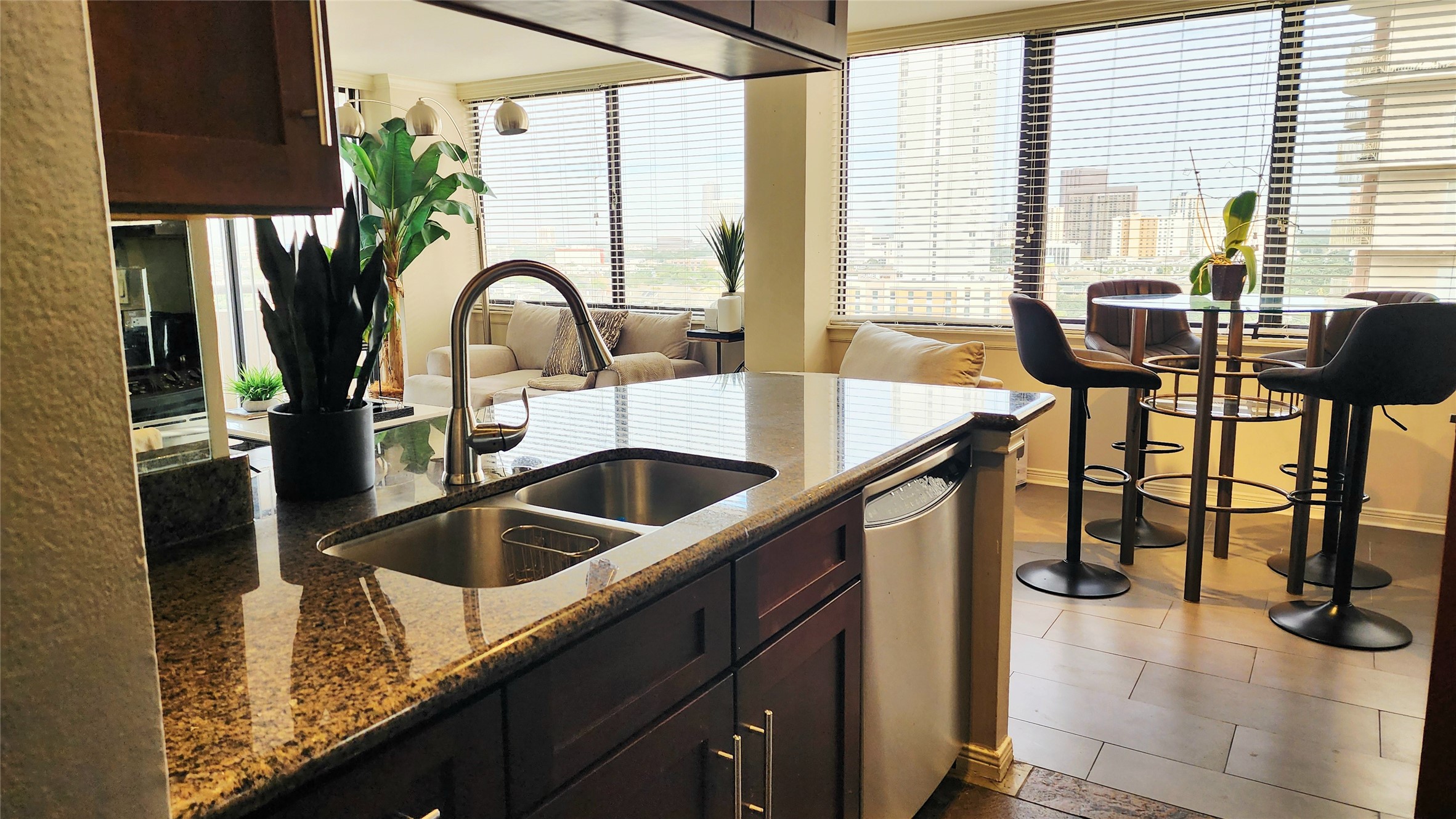 3525 Sage Road, #1415, Houston, TX 77056