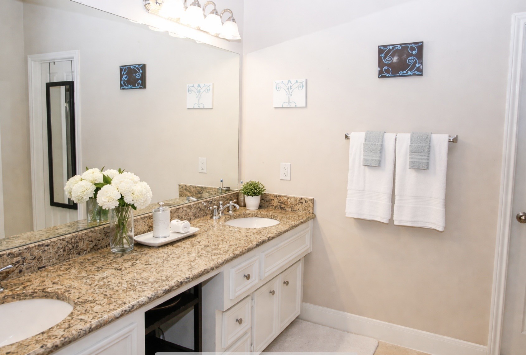 1012 Studer Street, Houston, TX 77007 1012 Studer Street, Houston, TX 77007