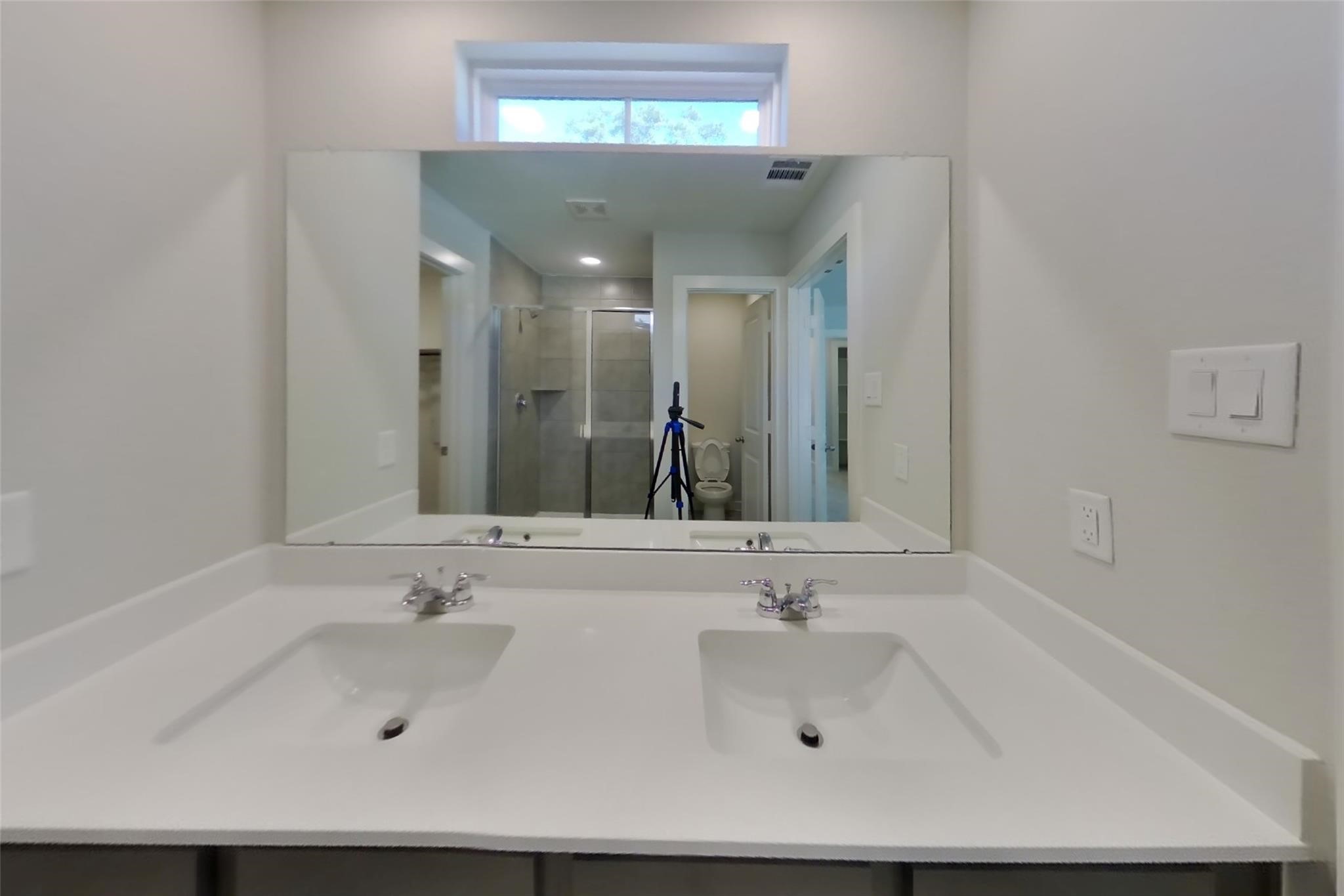 9835 Willow Creek Commerce, #212, Tomball, TX 77375