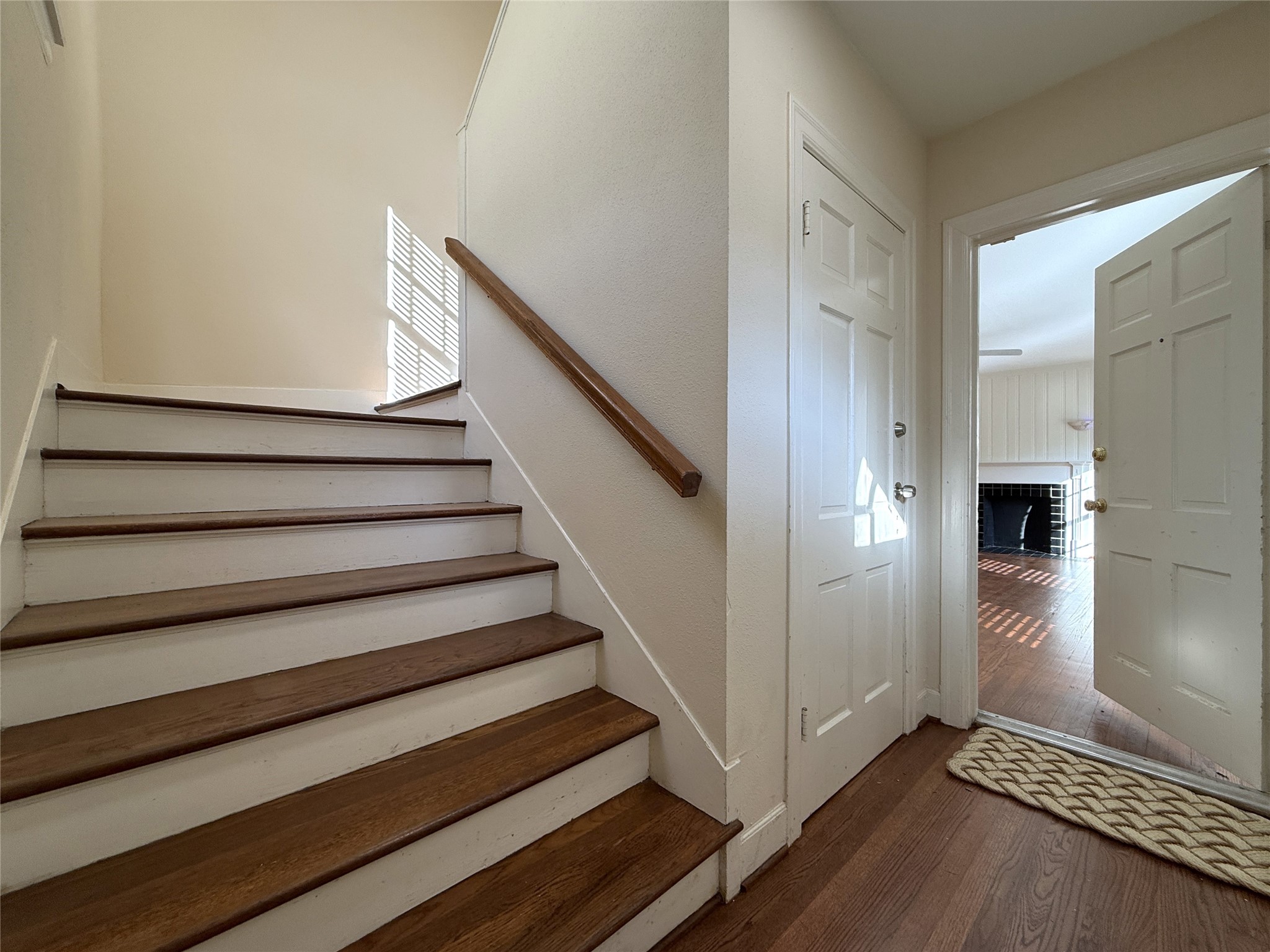 Would you prefer to live upstairs or downstairs? Just inside the front entrance into the building, the wide stairway leads up to unit 2. On the right, beyond the open door is unit 1 which is also available. Would you prefer to live upstairs or downstairs? Just inside the front entrance into the building, the wide stairway leads up to unit 2. On the right, beyond the open door is unit 1 which is also available.