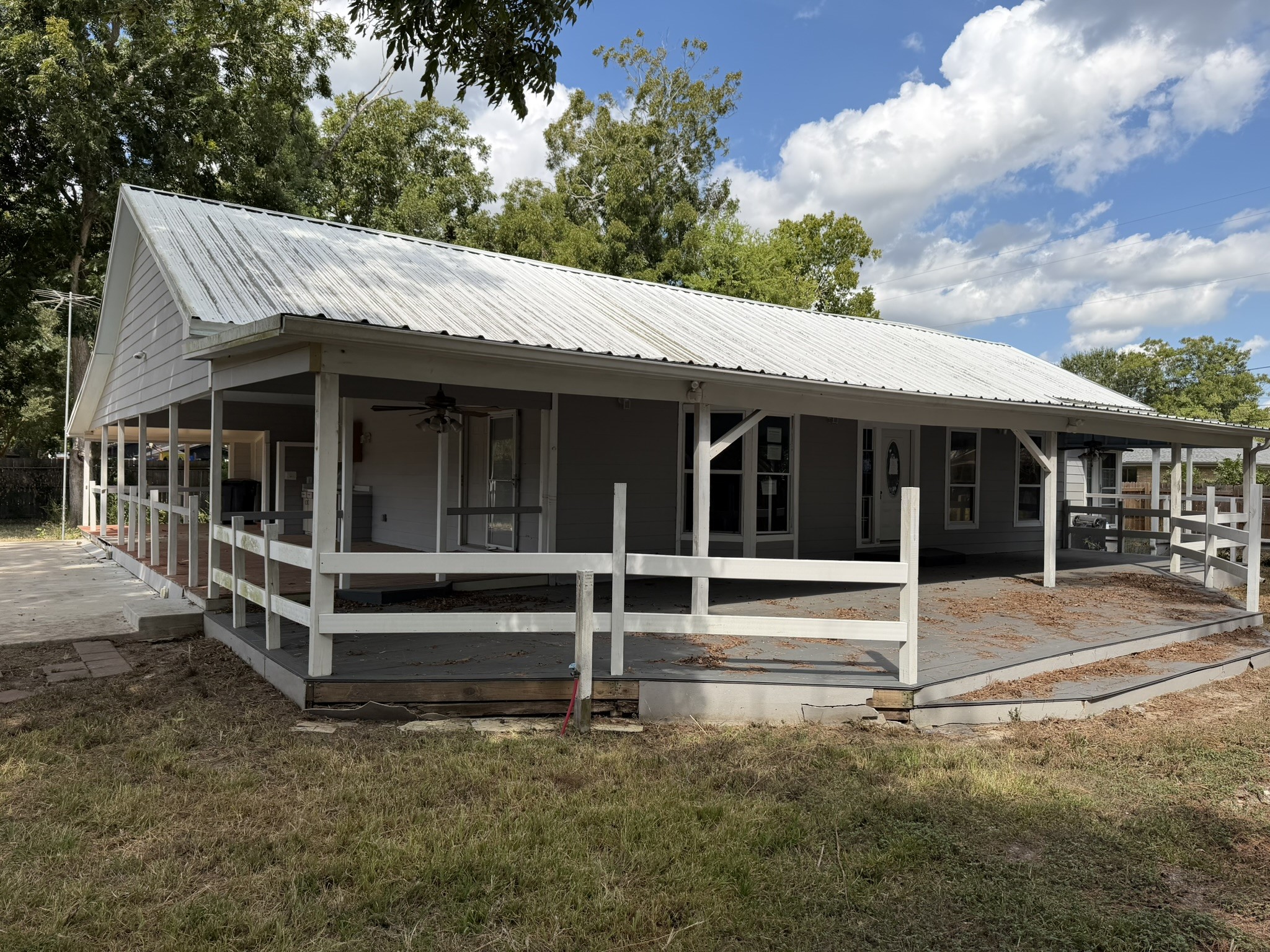 804 Tovrea Road, Alvin, TX 77511 804 Tovrea Road, Alvin, TX 77511