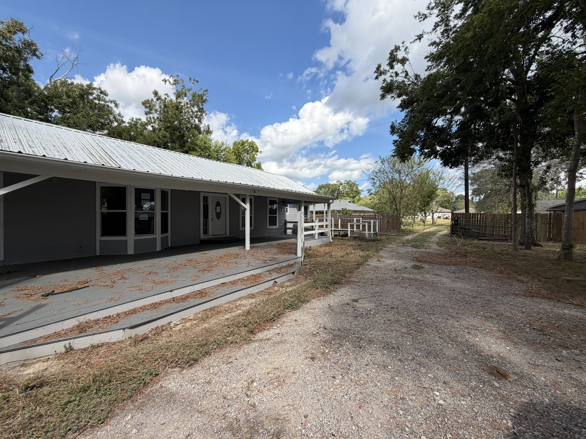 804 Tovrea Road, Alvin, TX 77511 804 Tovrea Road, Alvin, TX 77511