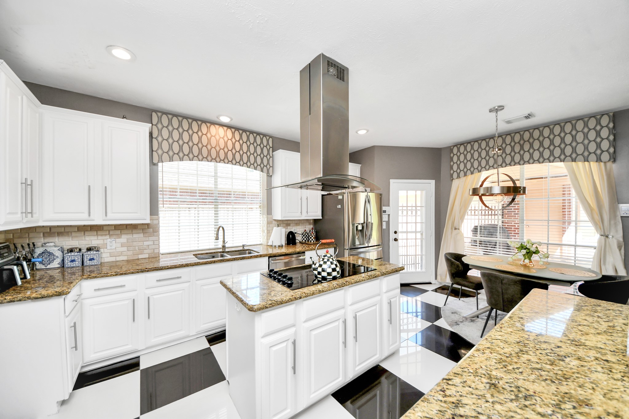 1123 Glendale Drive, Sugar Land, TX 77479