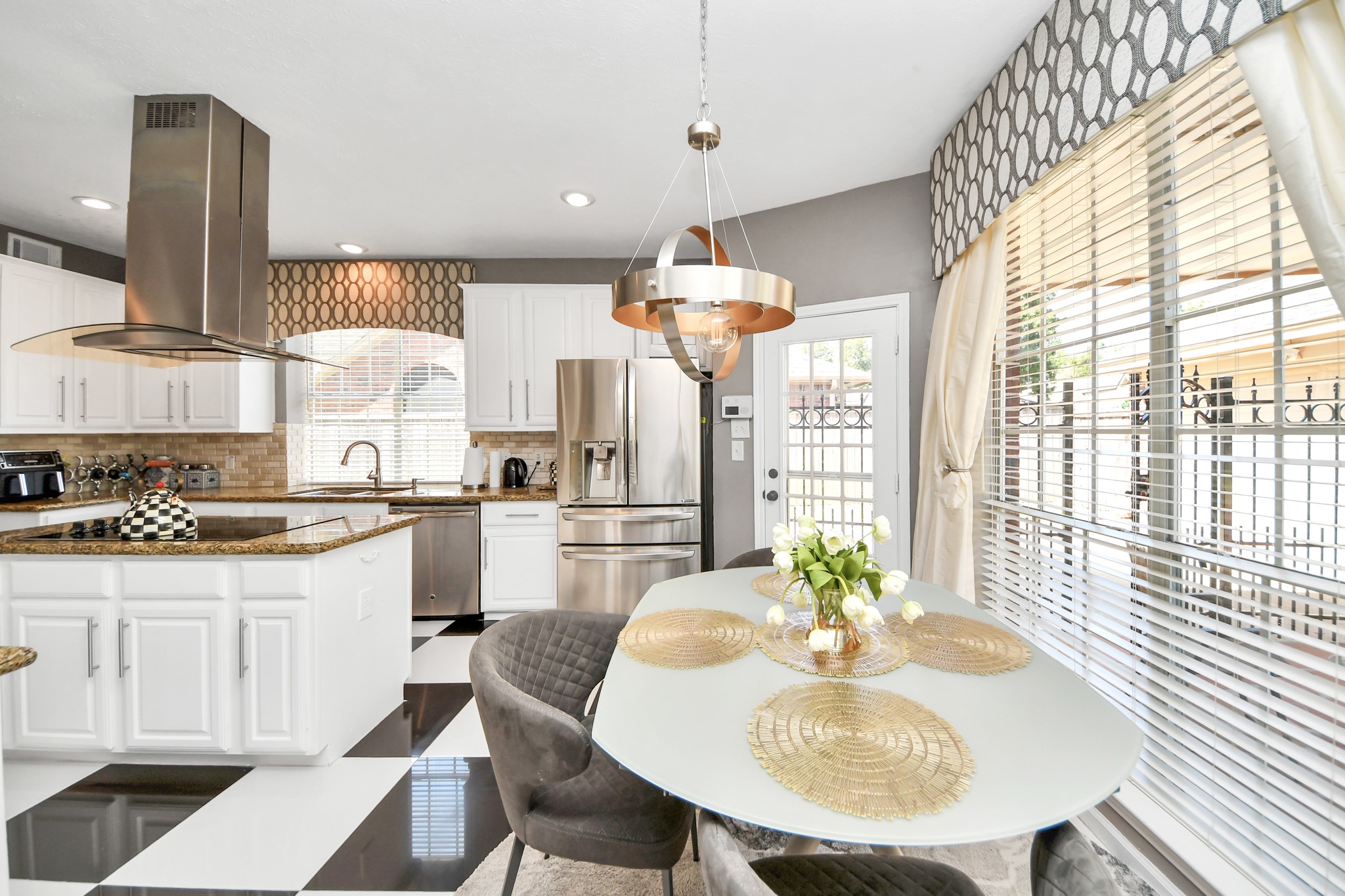 1123 Glendale Drive, Sugar Land, TX 77479