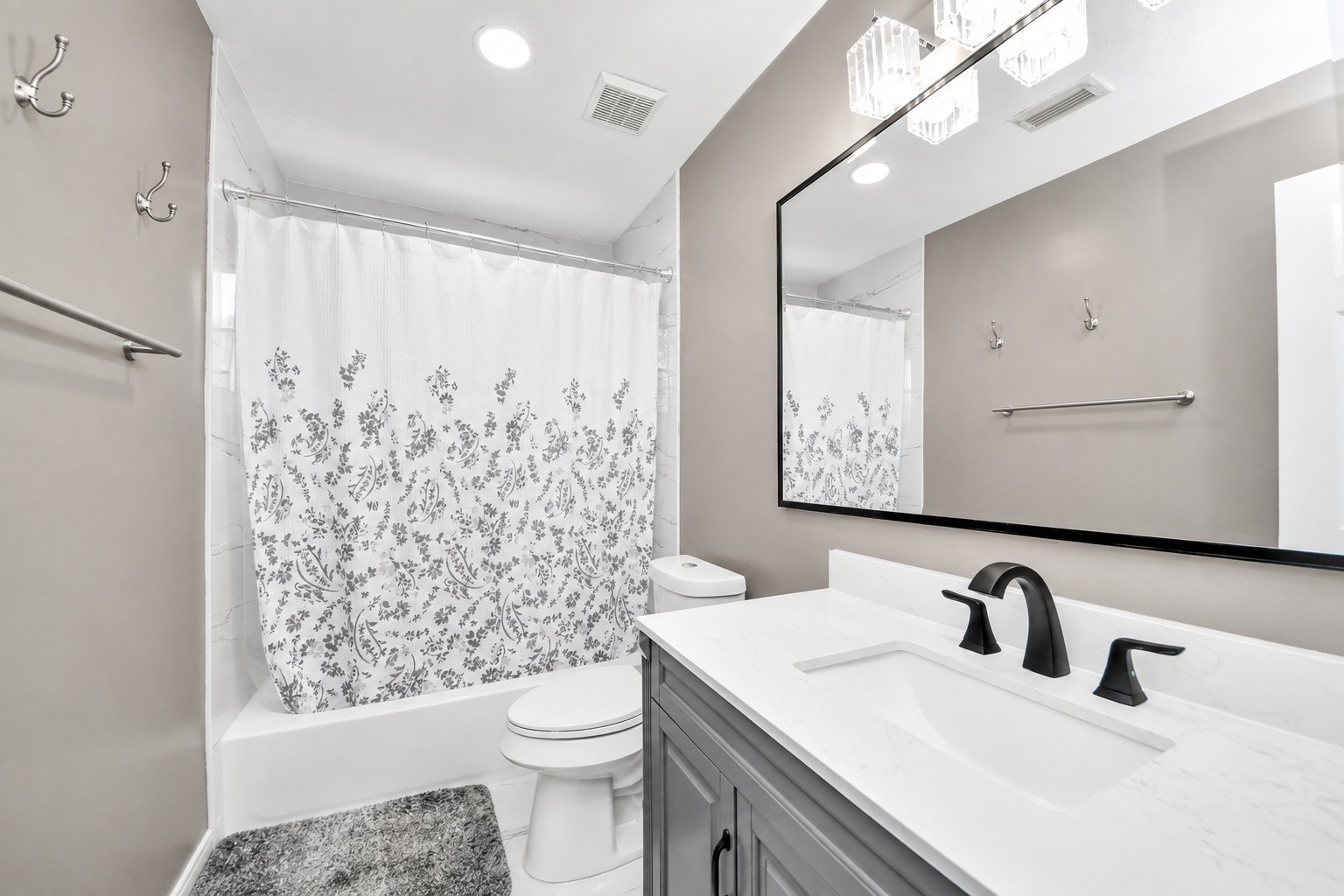 1123 Glendale Drive, Sugar Land, TX 77479