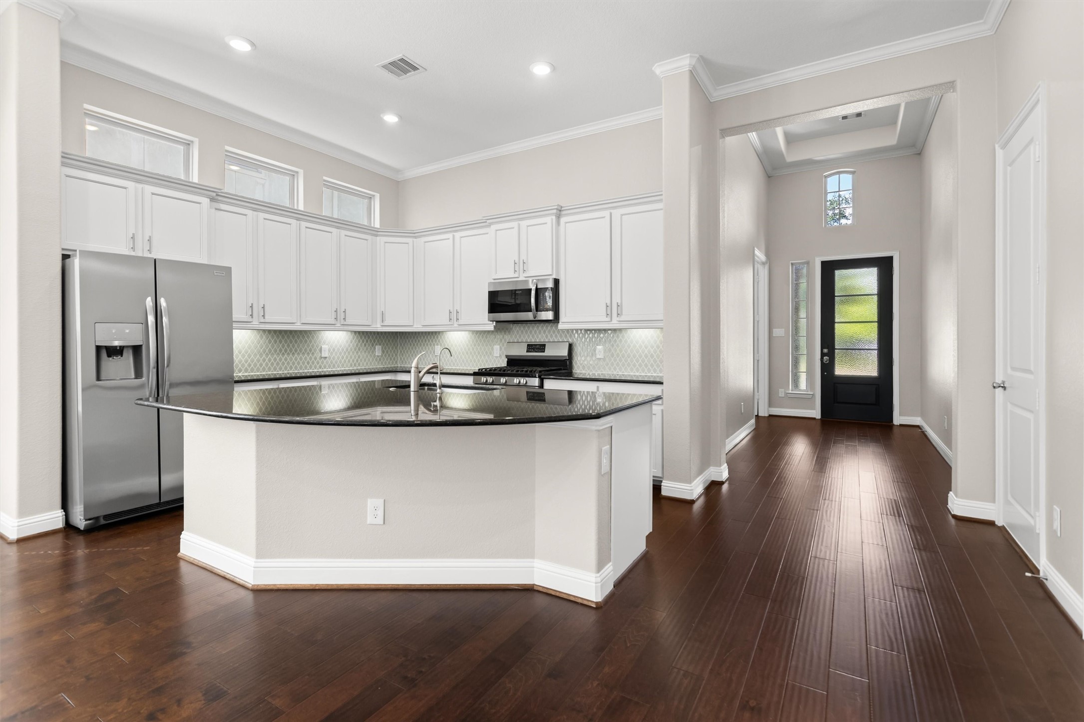 Reverse osmosis water filtration system in the kitchen is included