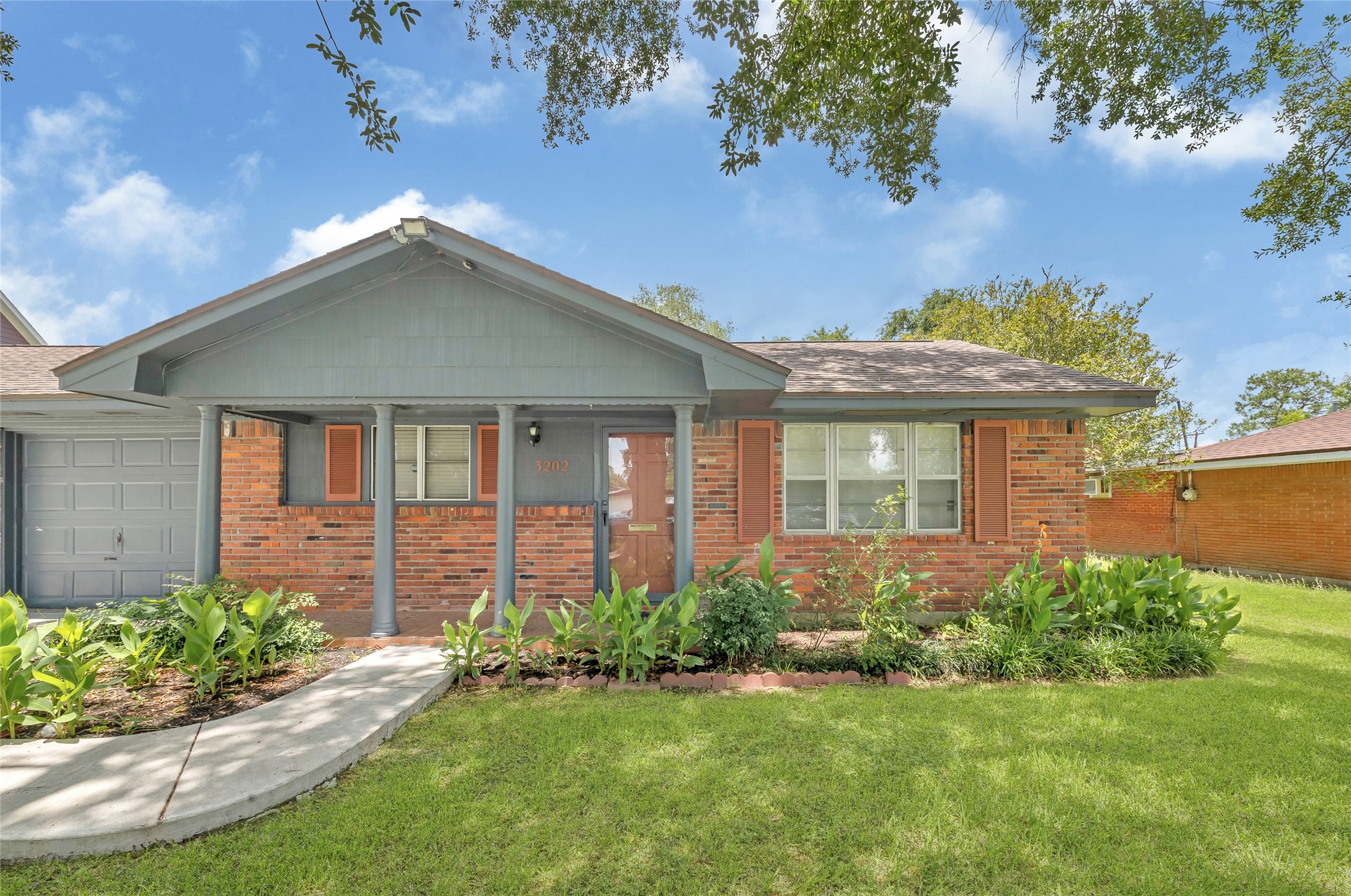 3202 Mckinney Drive, La Marque, TX 77568