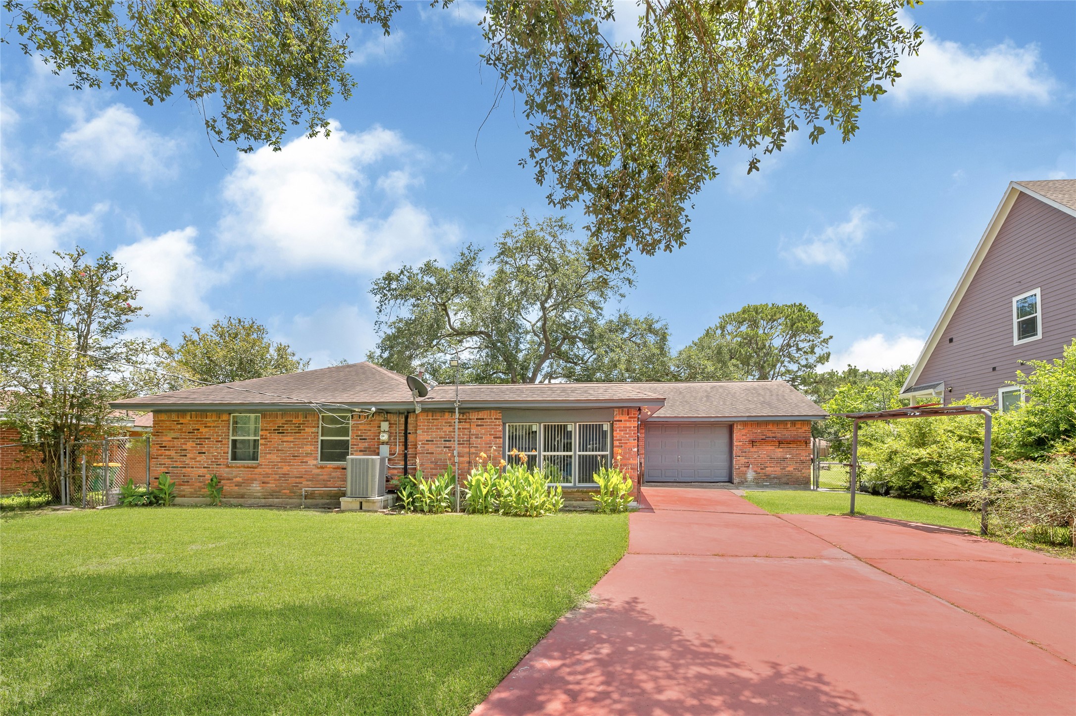 3202 Mckinney Drive, La Marque, TX 77568
