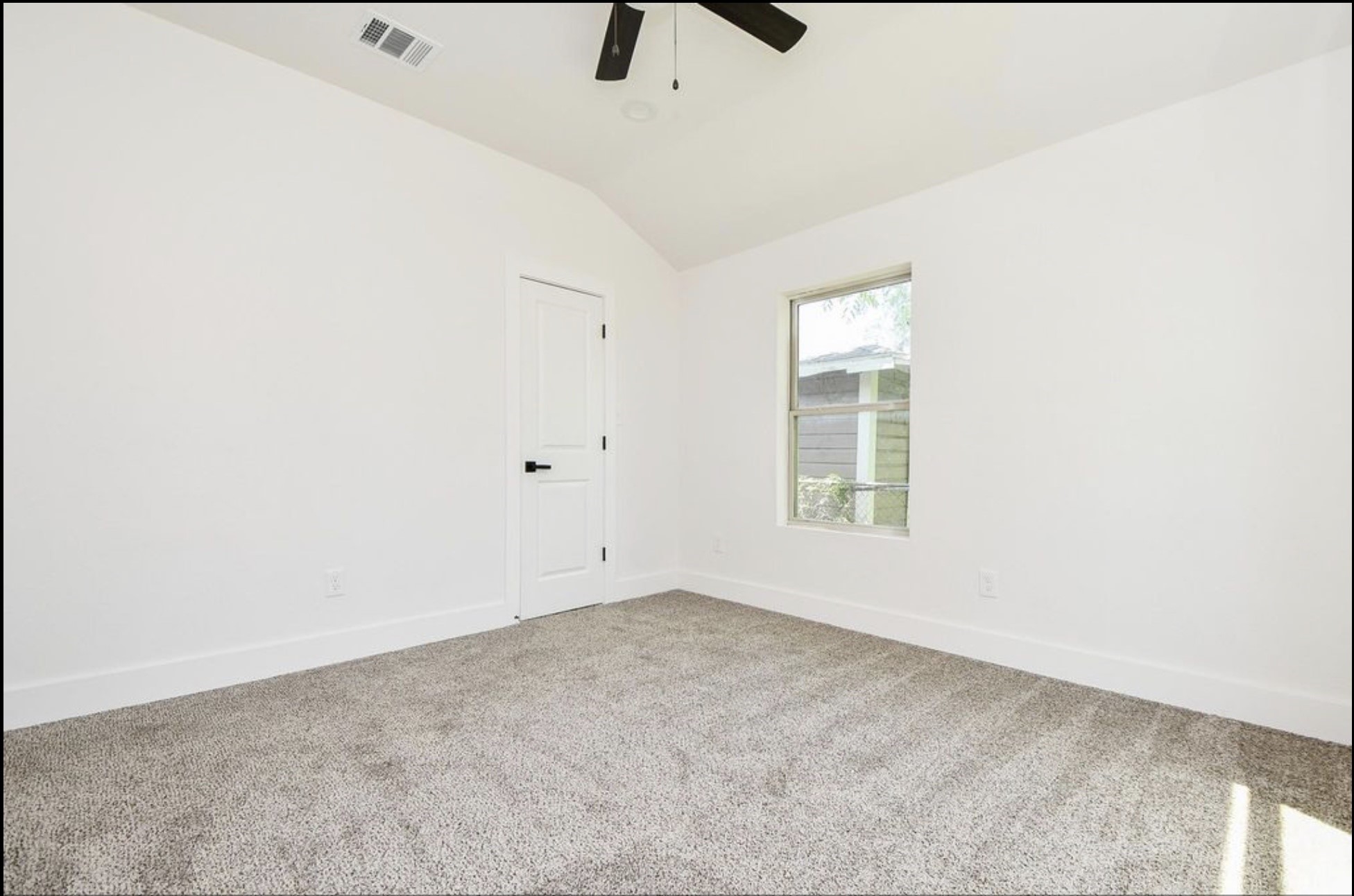 5030 Rapido Road, Houston, TX 77033 5030 Rapido Road, Houston, TX 77033