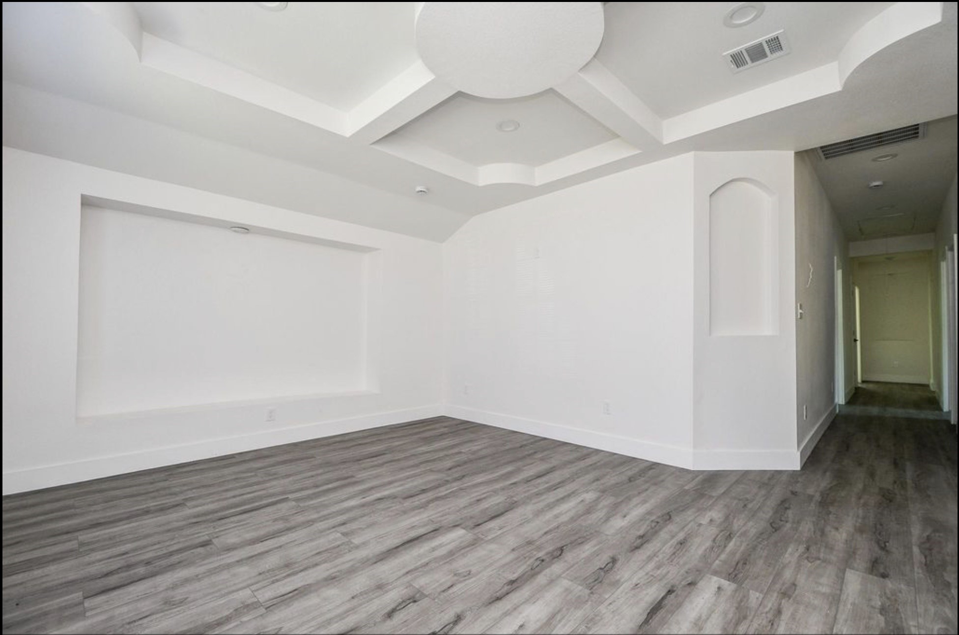 5030 Rapido Road, Houston, TX 77033 5030 Rapido Road, Houston, TX 77033