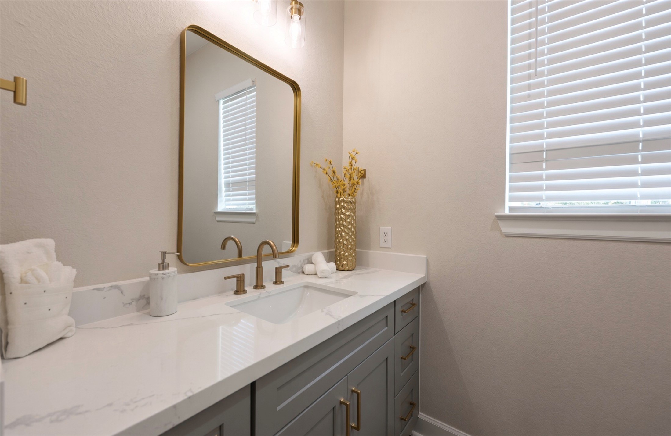 1605 Sylveste Street, Houston, TX 77009