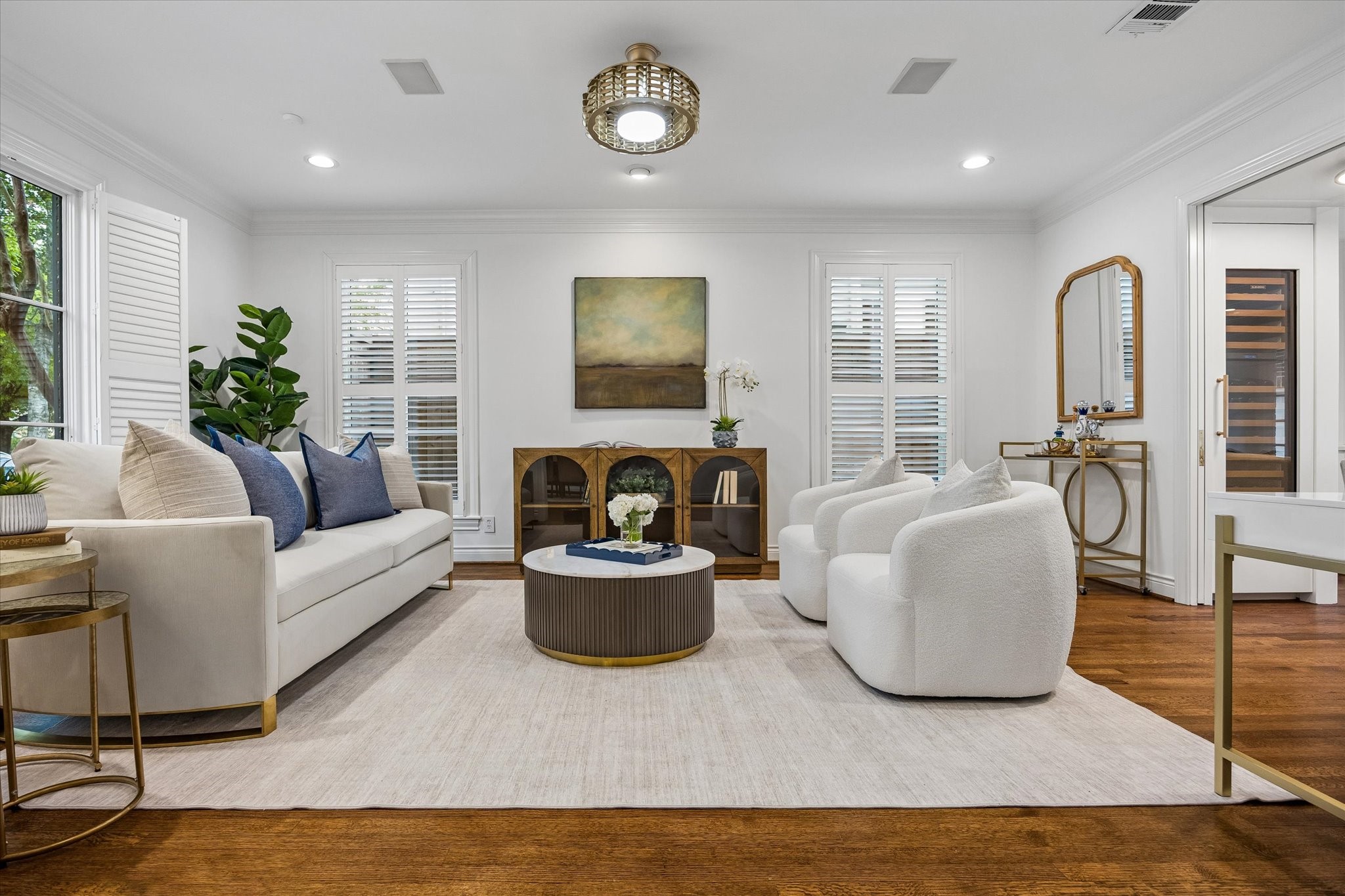 The oversized Living Room offers ample space for living room, study, playroom...versatile for every lifestyle.