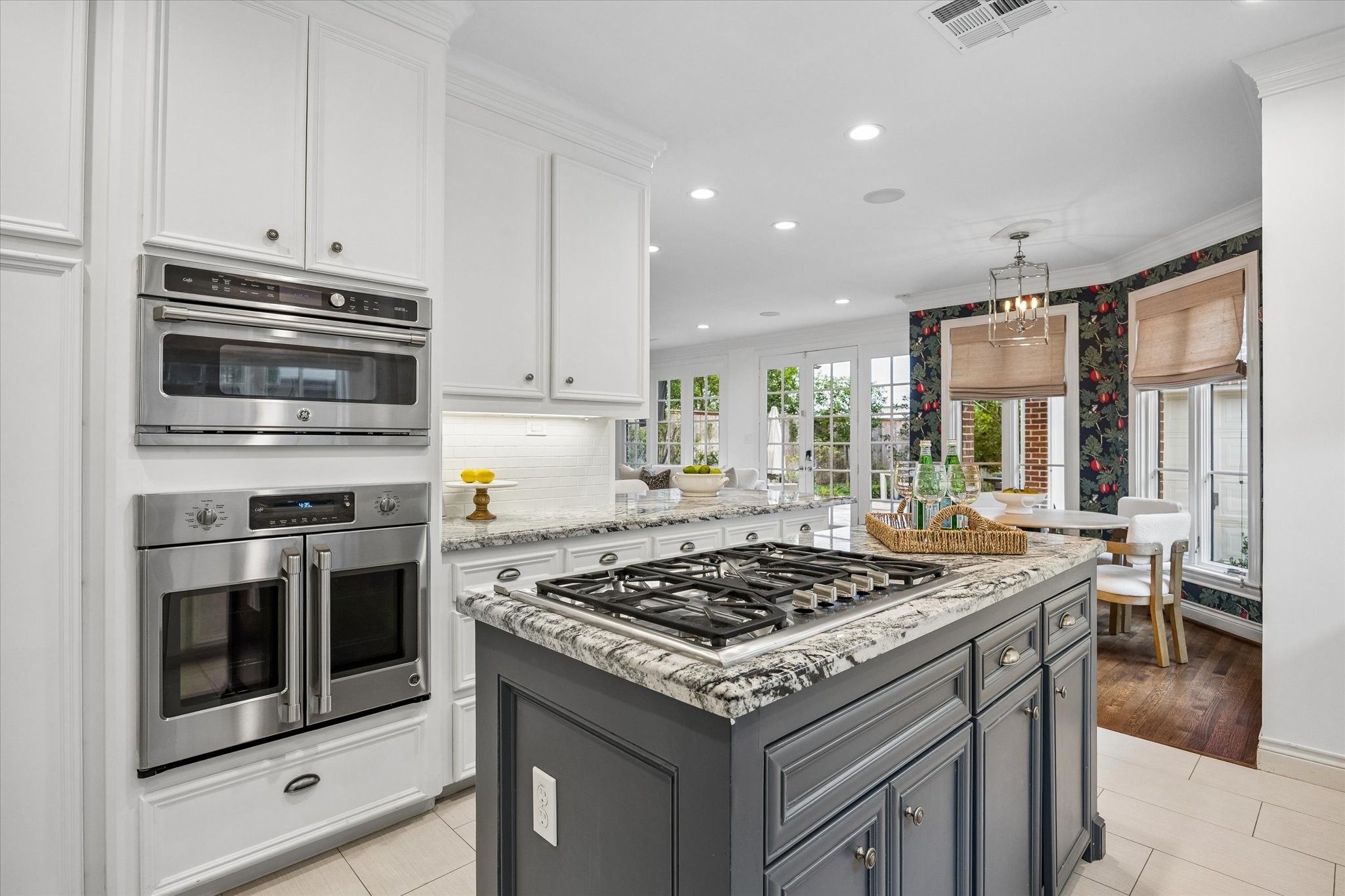 3111 Carnegie Street, Houston, TX 77005